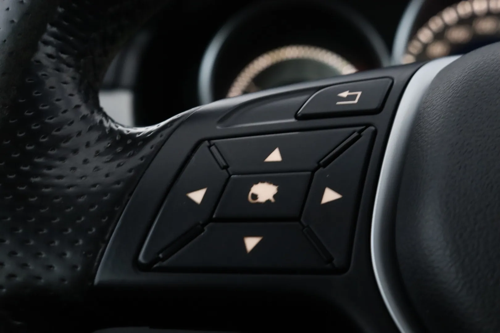 Mercedes-Benz E SZZ-177 carousel image