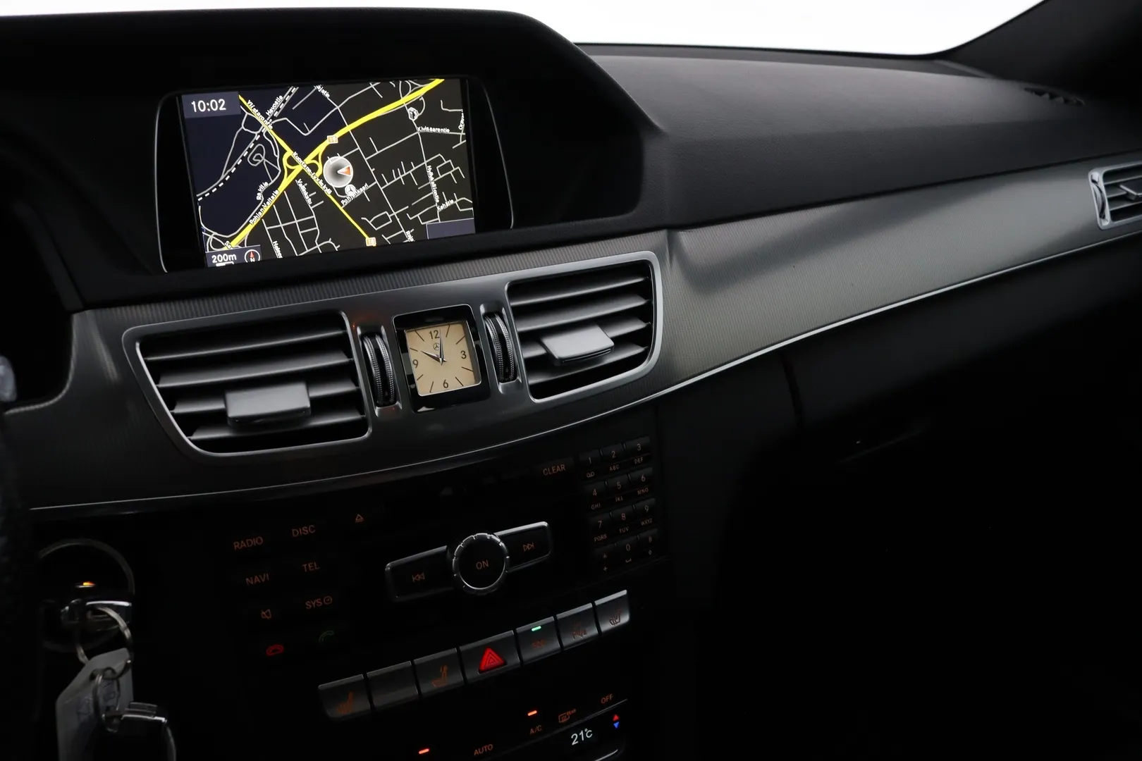 Mercedes-Benz E SZZ-177 carousel image