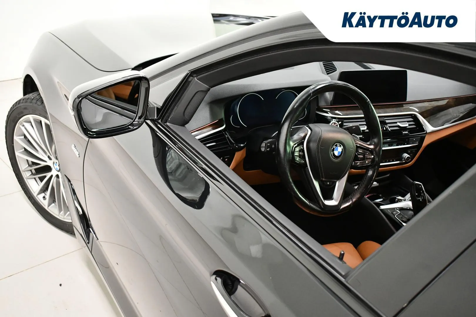 BMW 520 LNR-215 carousel image