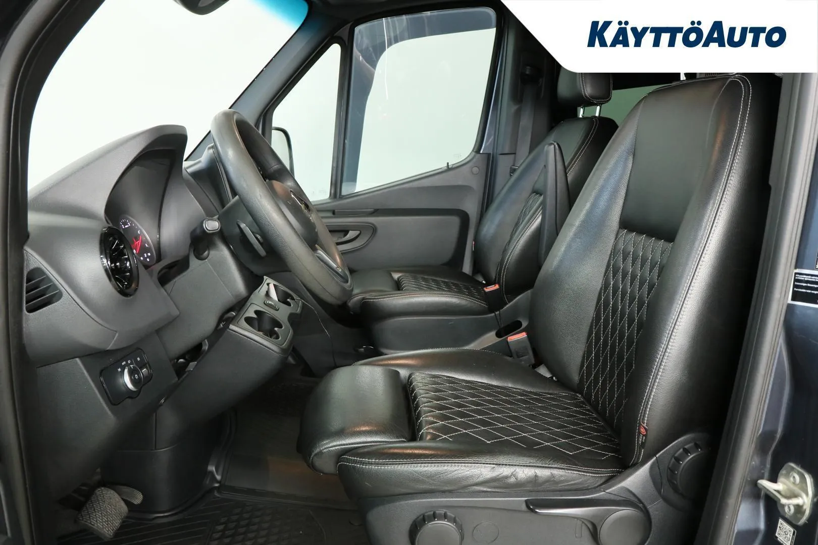 Mercedes-Benz Sprinter JLR-658 carousel image