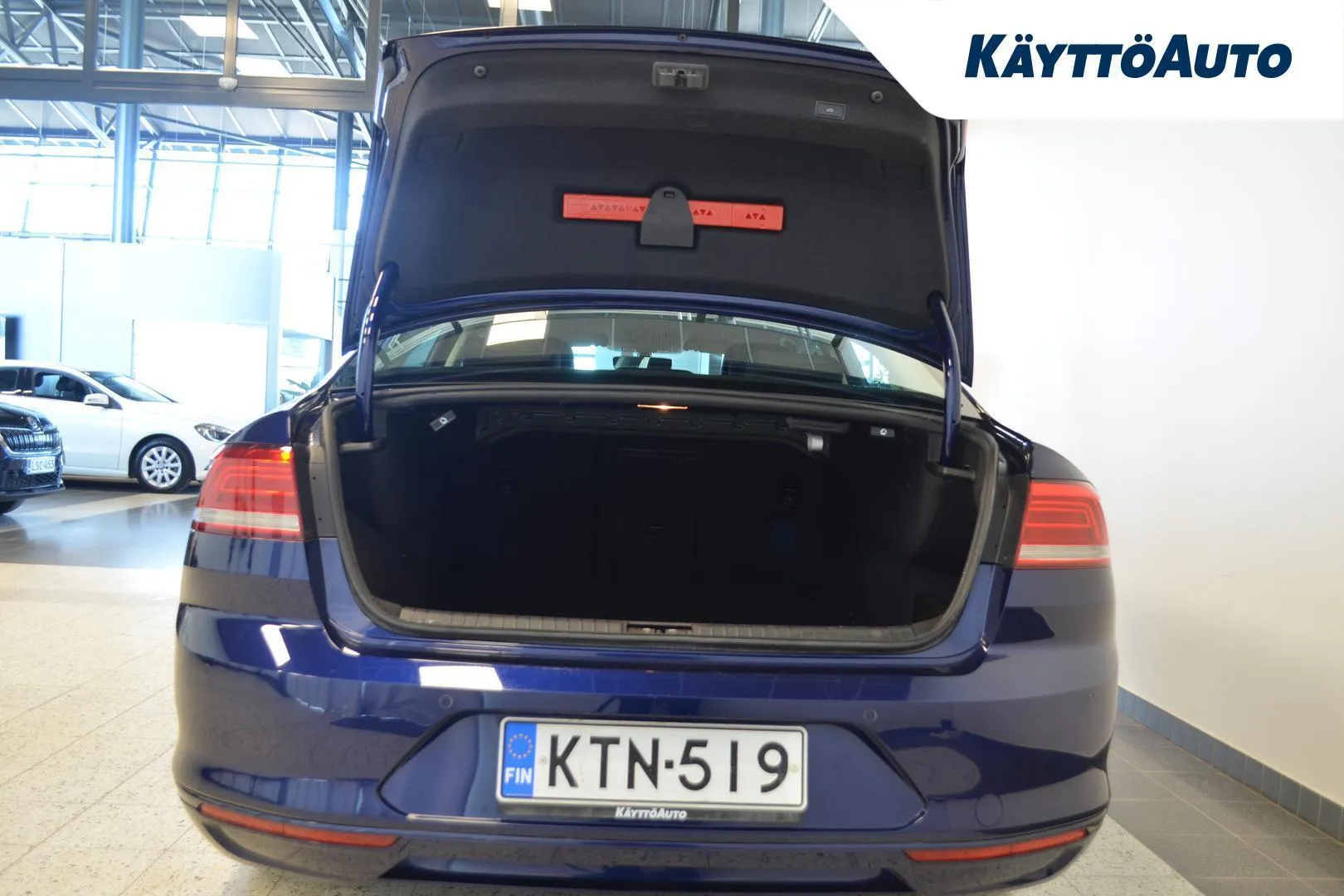 Volkswagen Passat KTN-519 carousel image