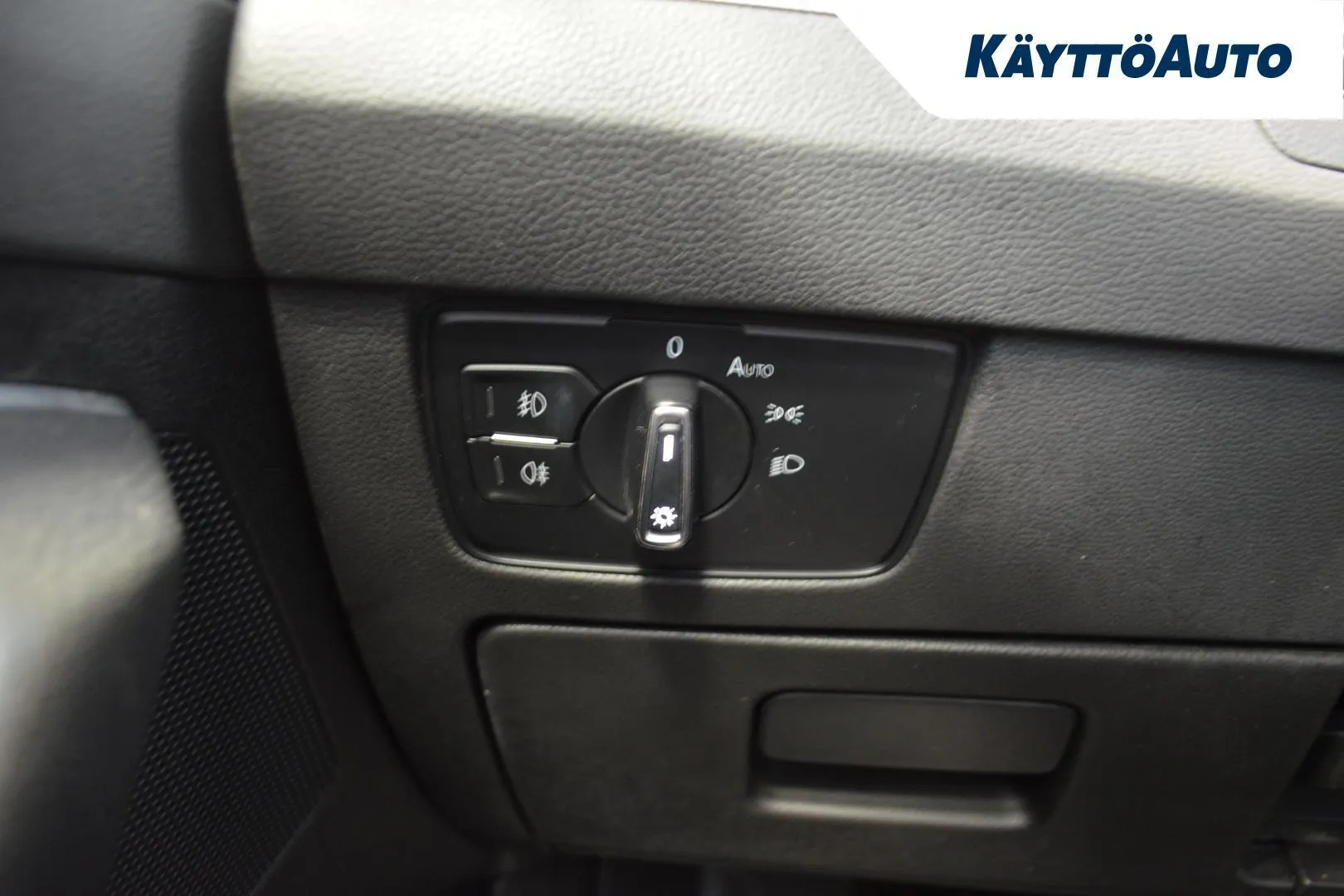 Volkswagen Passat KTN-519 carousel image