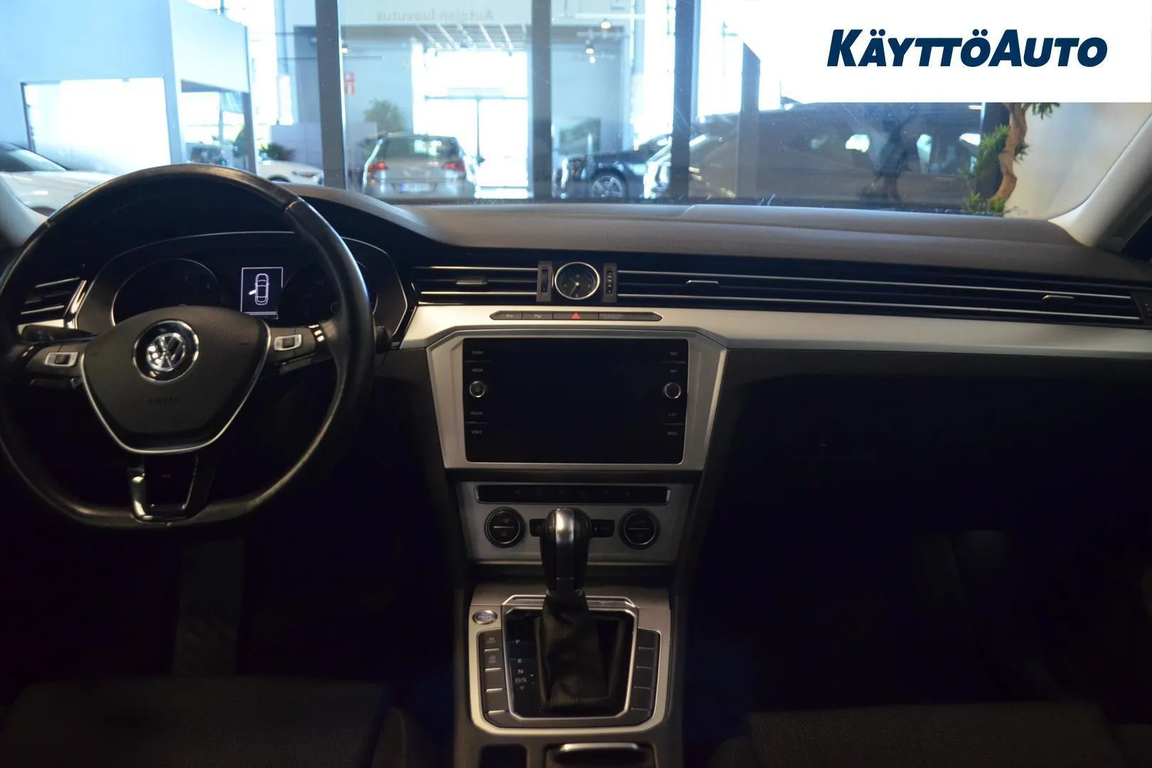 Volkswagen Passat KTN-519 carousel image
