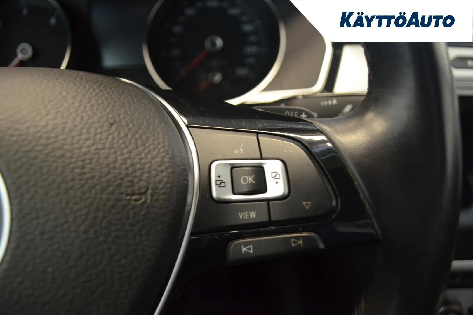 Volkswagen Passat KTN-519 carousel image