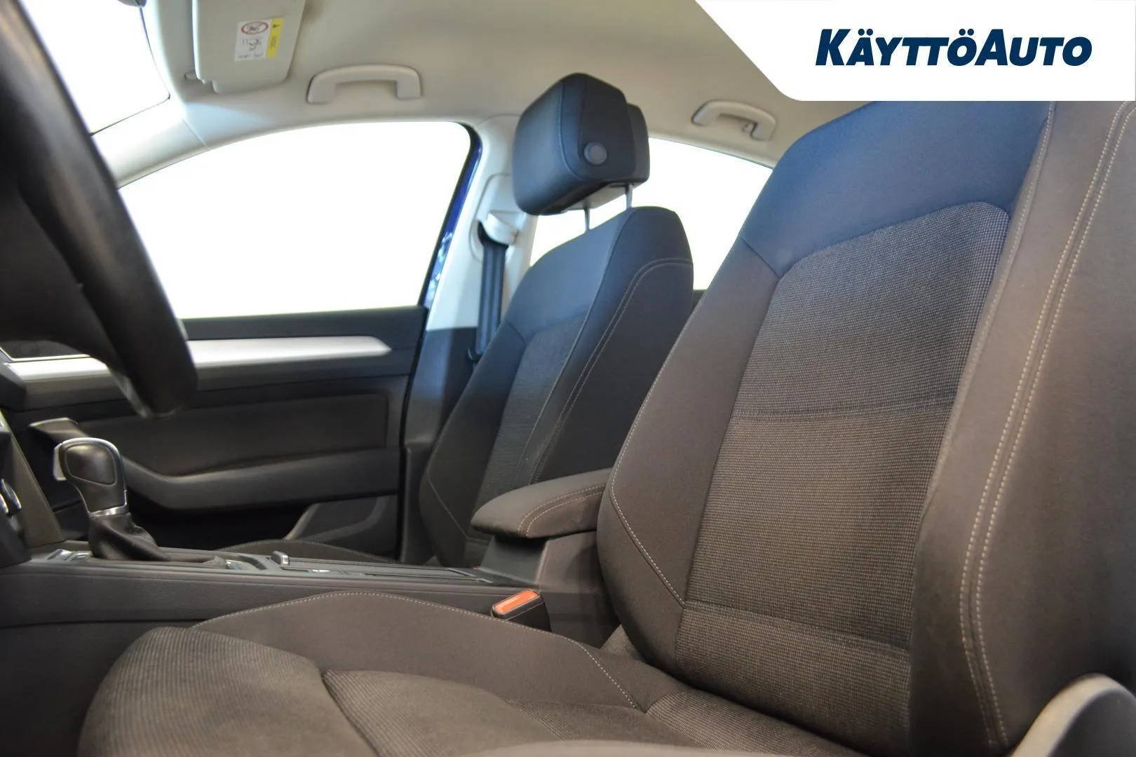 Volkswagen Passat KTN-519 carousel image