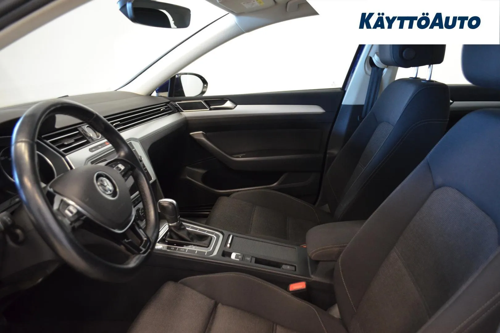 Volkswagen Passat KTN-519 carousel image