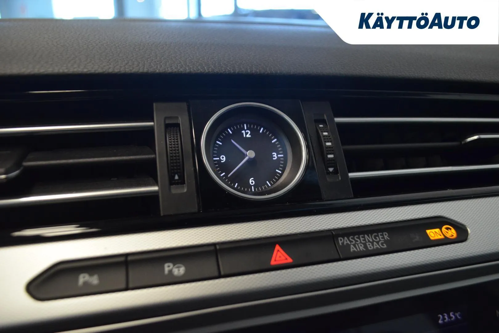 Volkswagen Passat KTN-519 carousel image