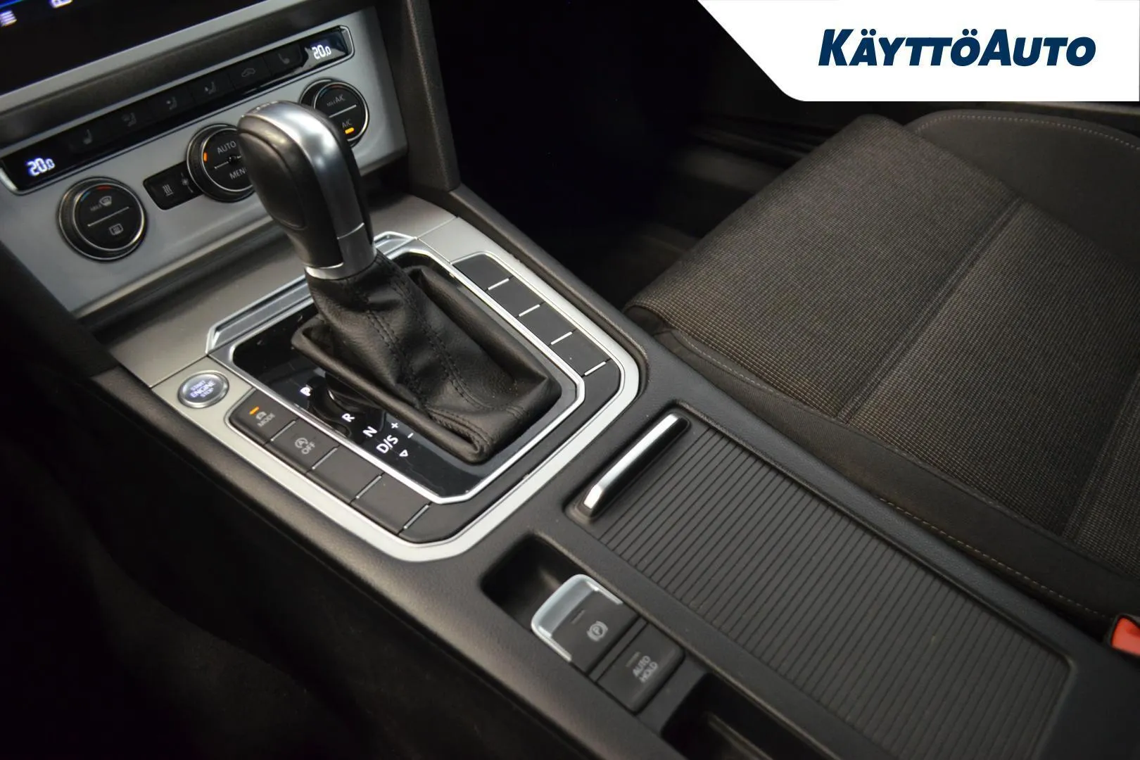 Volkswagen Passat KTN-519 carousel image