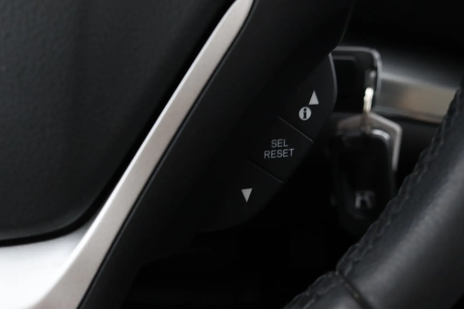 Honda CR-V GMN-898 carousel image