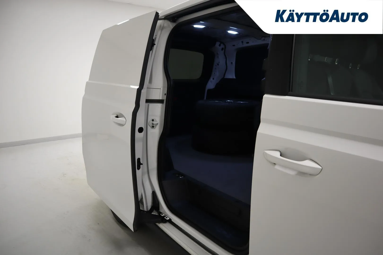 Volkswagen ID. BUZZ CARGO MOU-172 carousel image