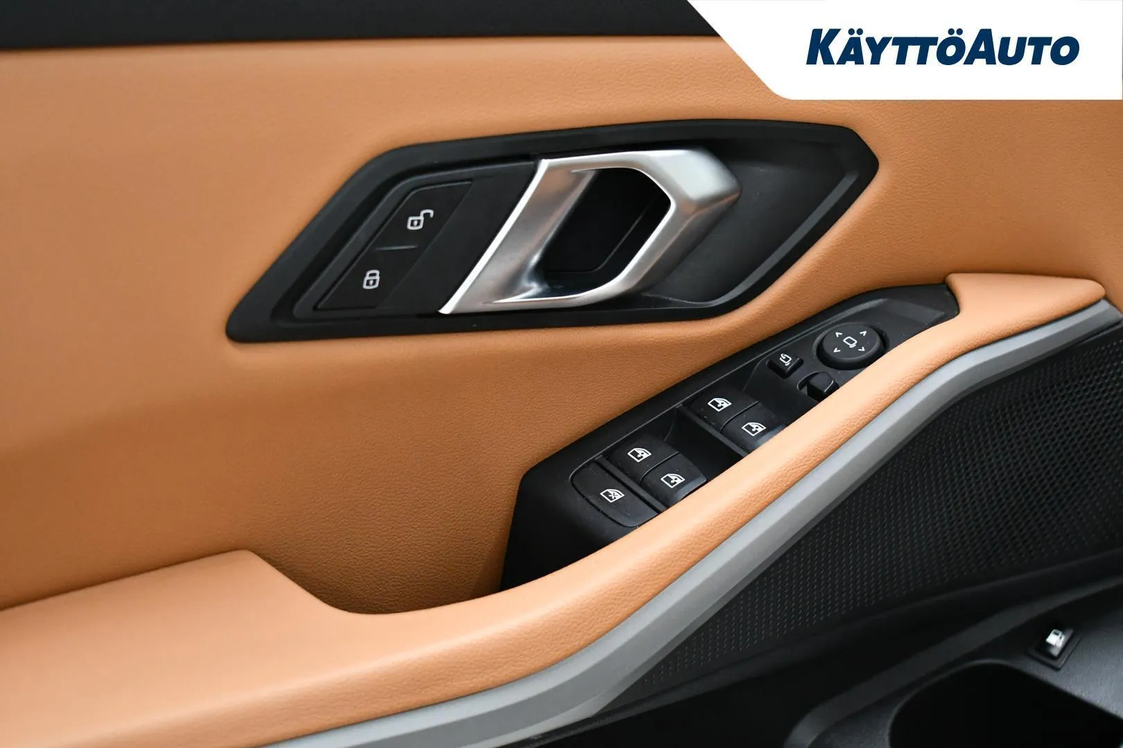 BMW 330 EUU-118 carousel image