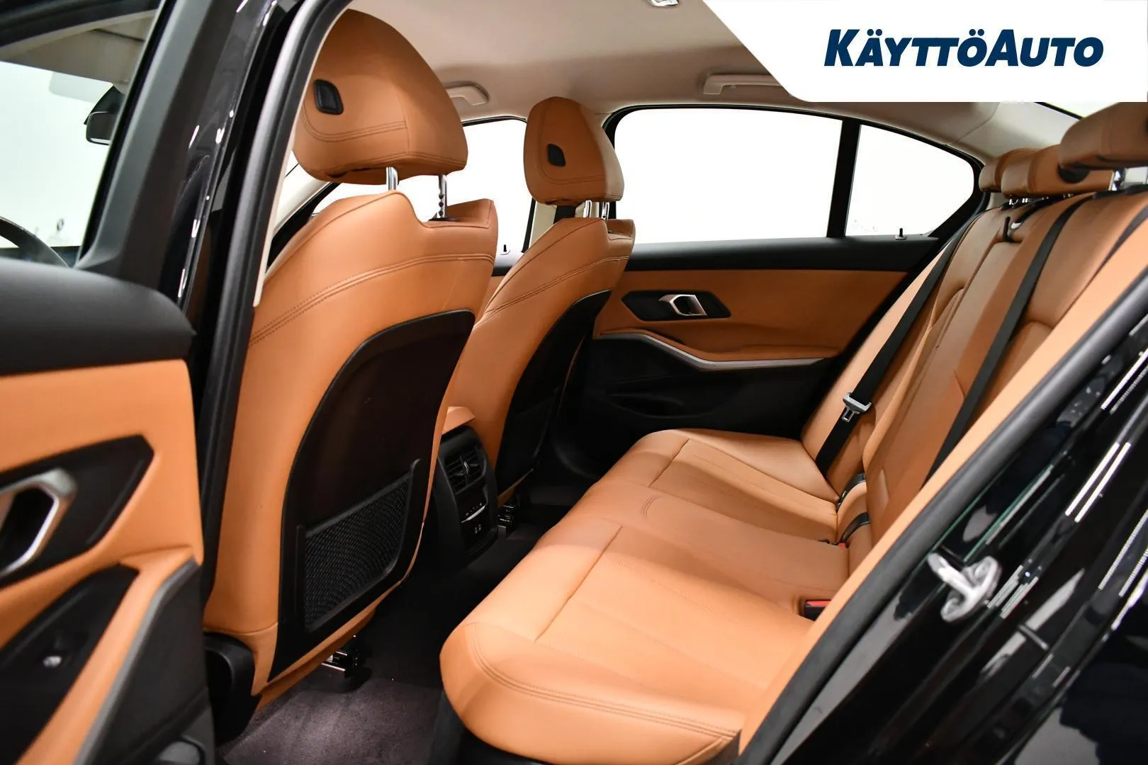 BMW 330 EUU-118 carousel image