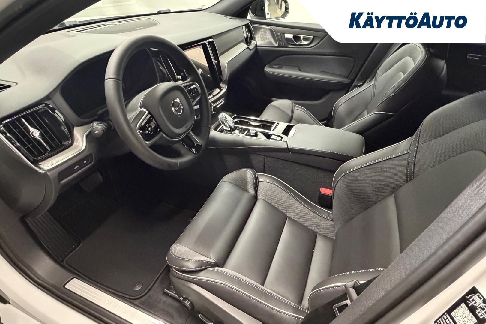 Volvo V60 T6 AWD Long Range Plus Dark 2027, photo 4/22