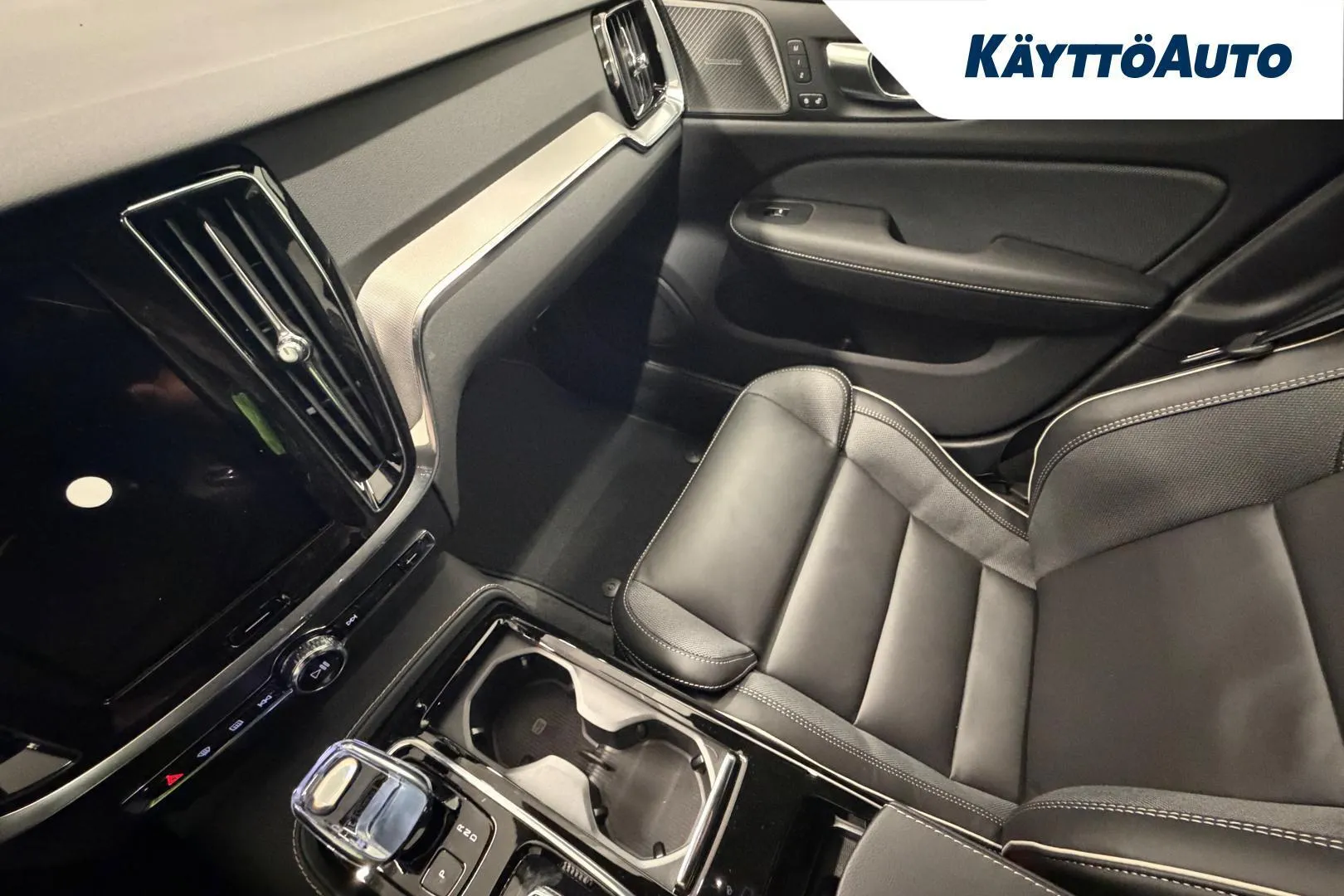 Volvo V60 KYS-196 carousel image