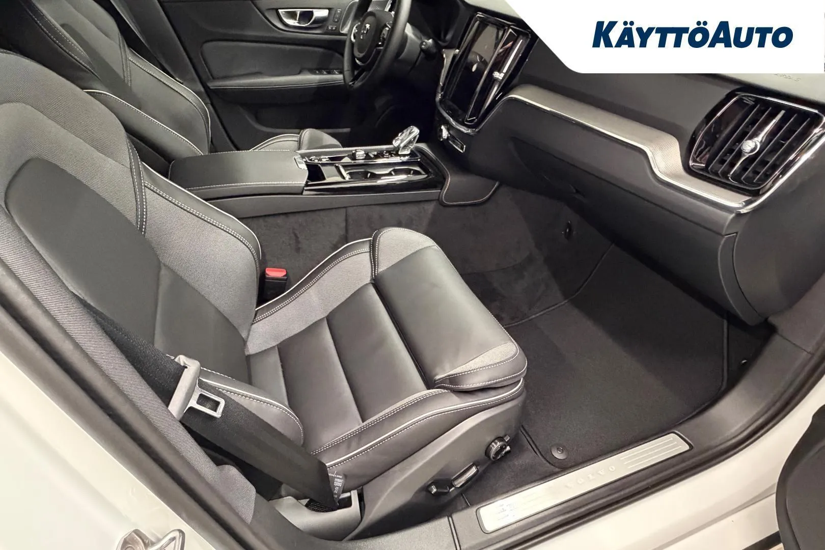 Volvo V60 KYS-196 carousel image