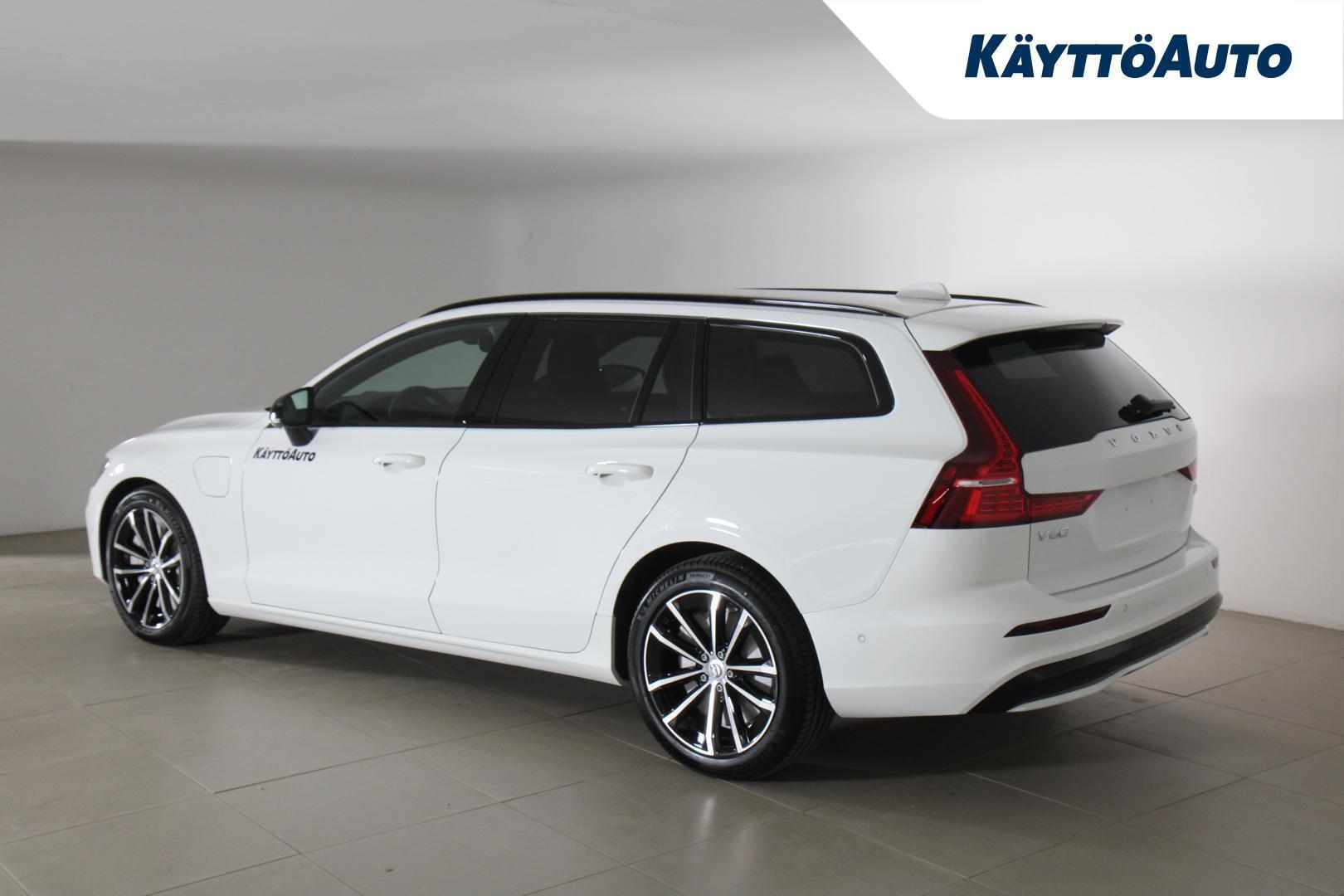 Volvo V60 T6 AWD Long Range Plus Dark 2027, photo 3/22