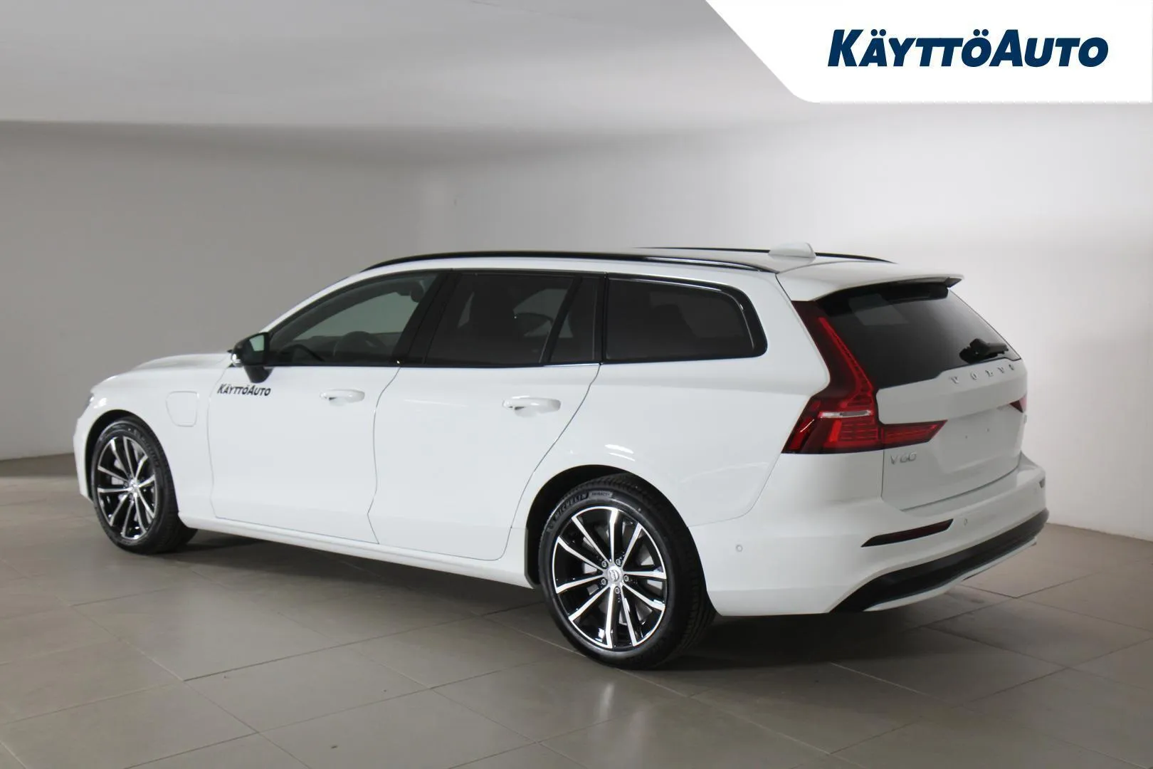 Volvo V60 KYS-196 carousel image