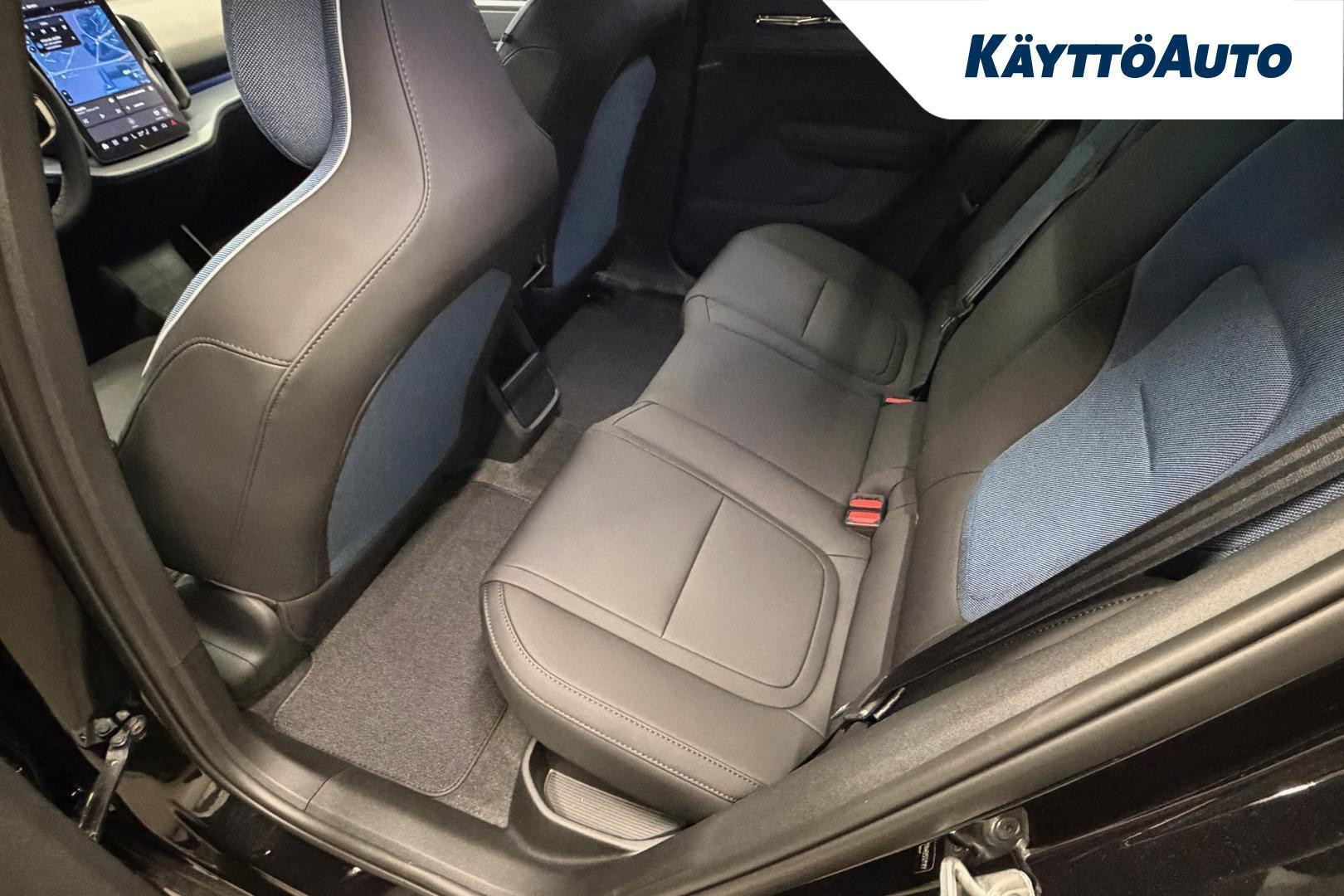 Volvo EX30 P8 AWD Plus Black Edition 2026, kuva 6/23