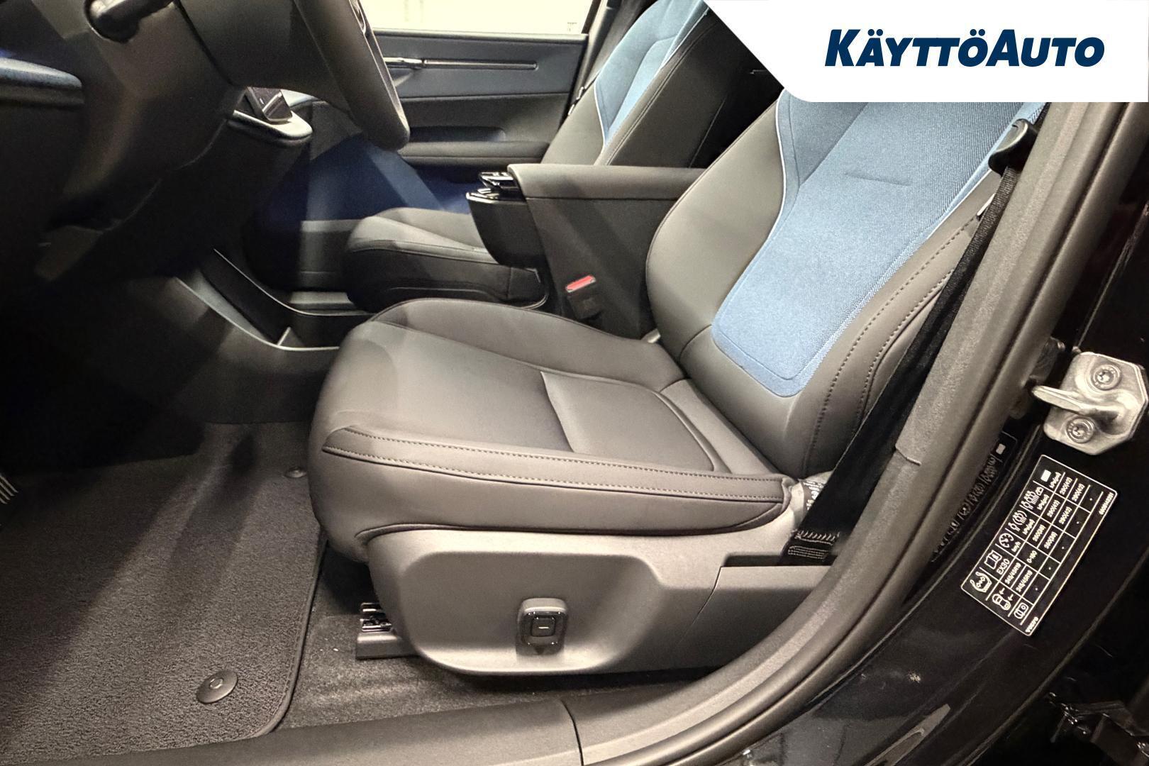 Volvo EX30 P8 AWD Plus Black Edition 2026, kuva 5/23