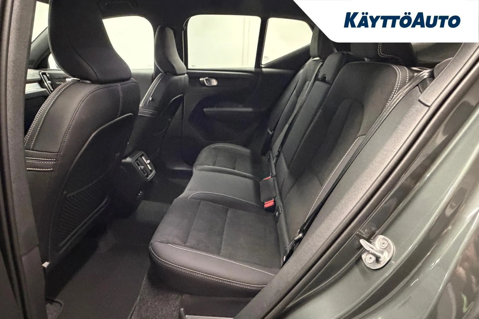 Volvo XC40 SZV-388 carousel image