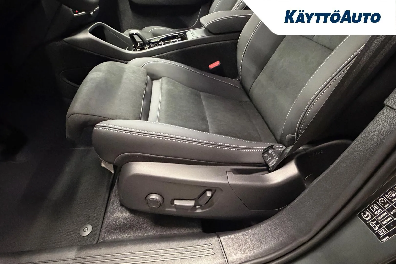 Volvo XC40 SZV-388 carousel image