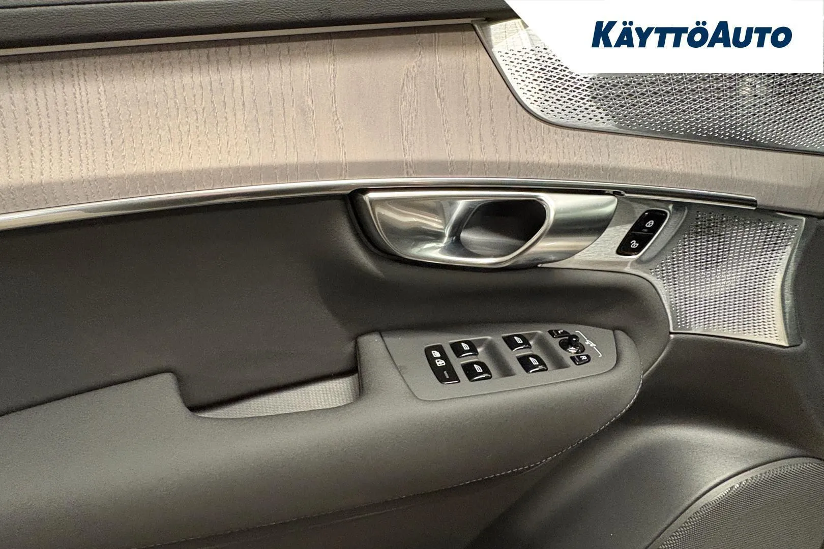 Volvo XC90 SZS-717 carousel image