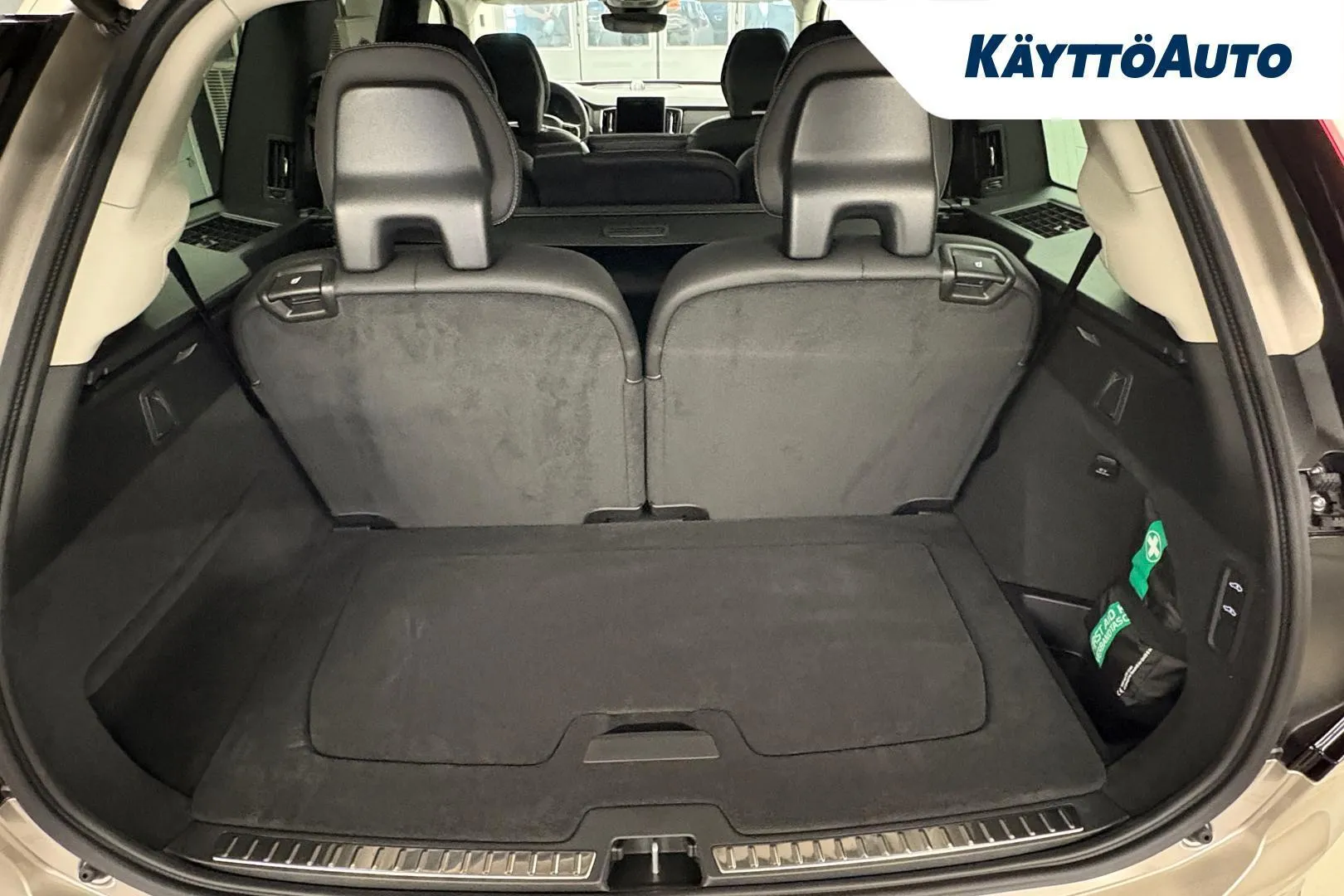 Volvo XC90 SZS-717 carousel image