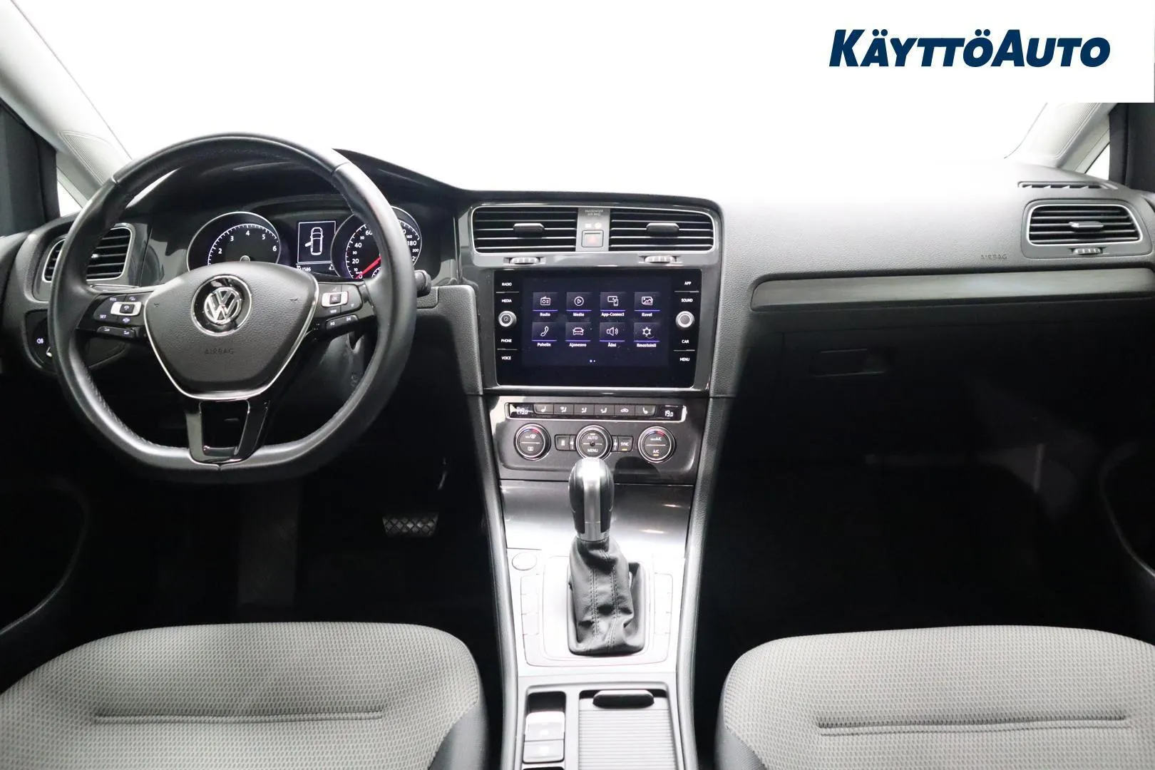 Volkswagen Golf LOU-957 carousel image