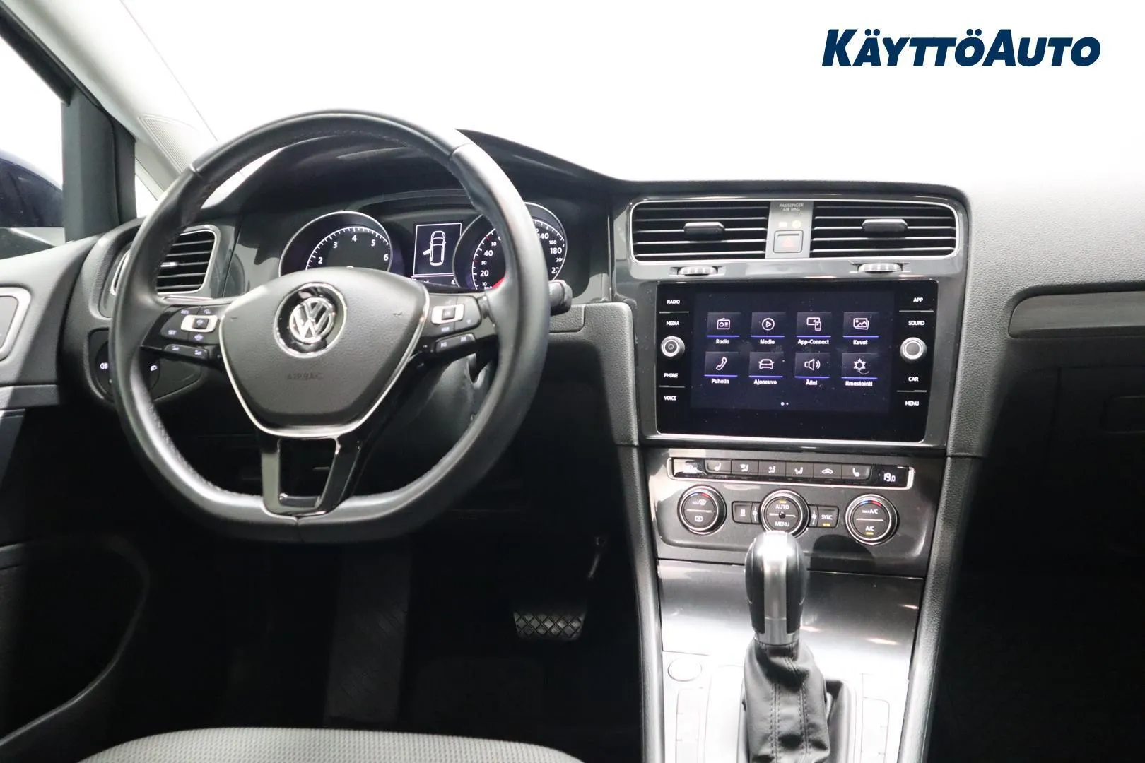 Volkswagen Golf LOU-957 carousel image