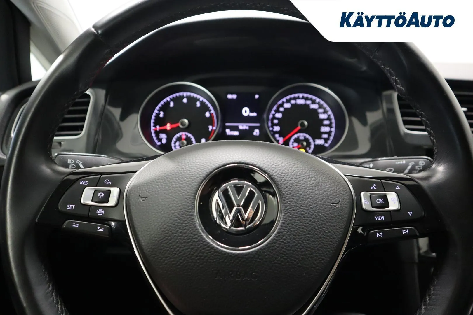 Volkswagen Golf LOU-957 carousel image