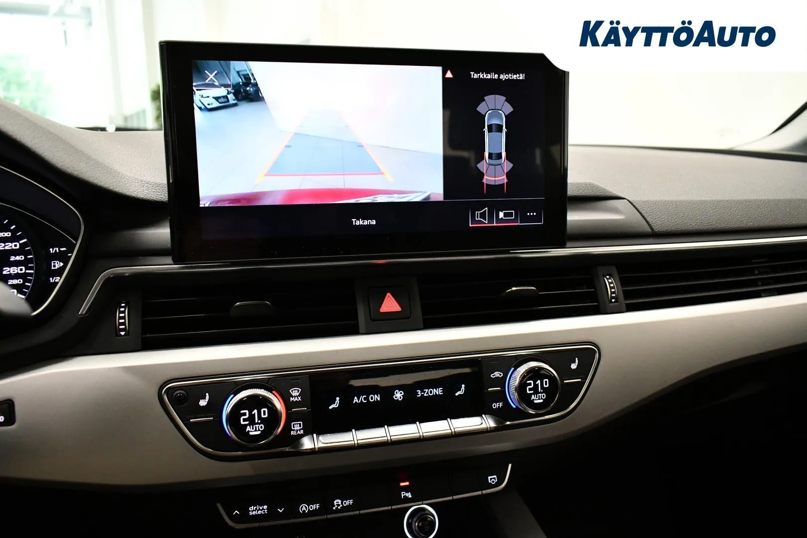 Audi A4 YKM-653 carousel image