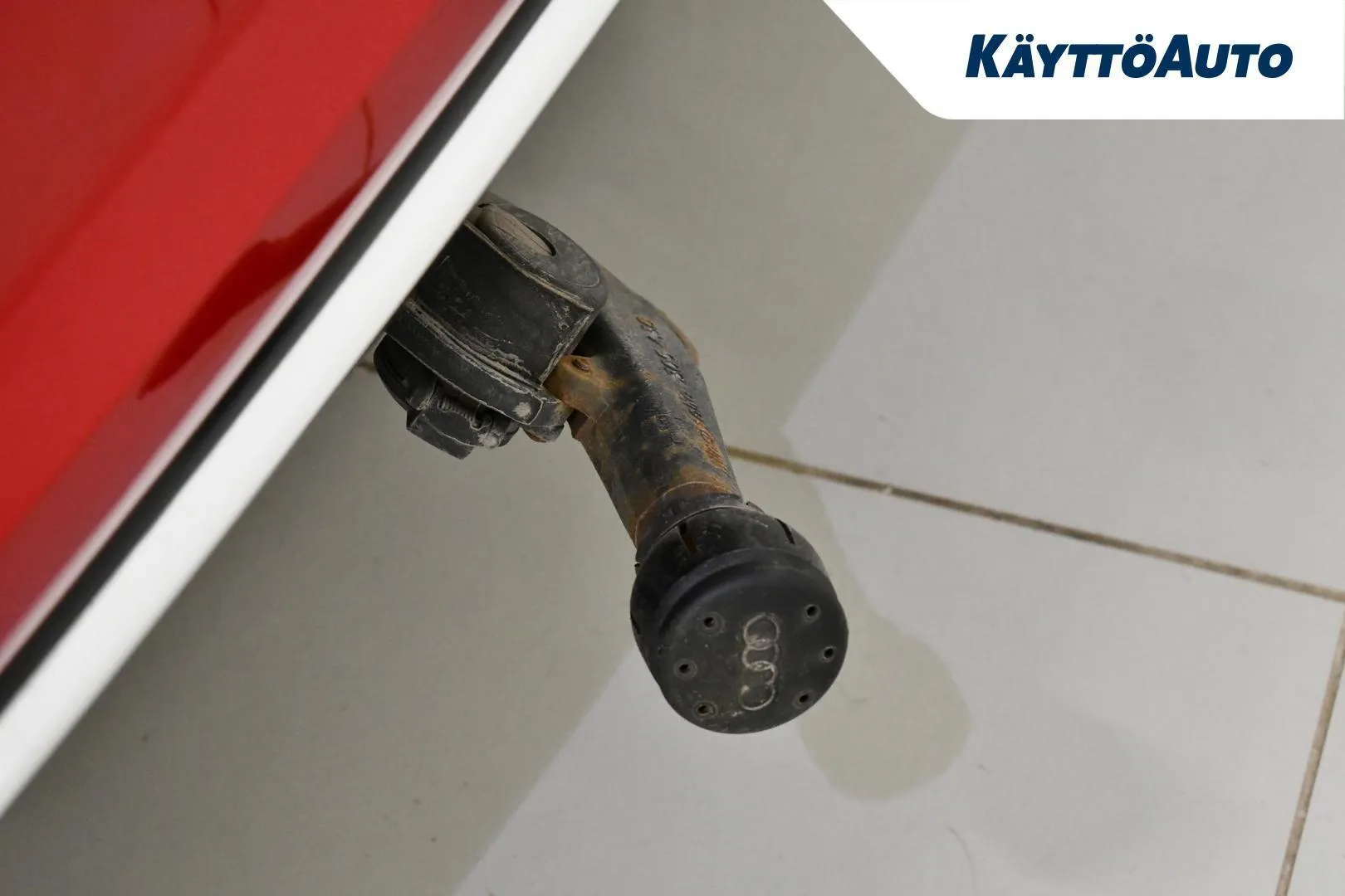 Audi A4 YKM-653 carousel image