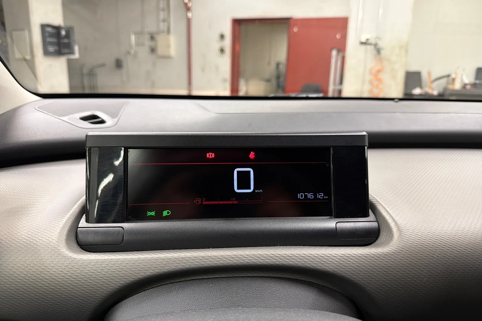Citroen C4 Cactus CLS-829 carousel image