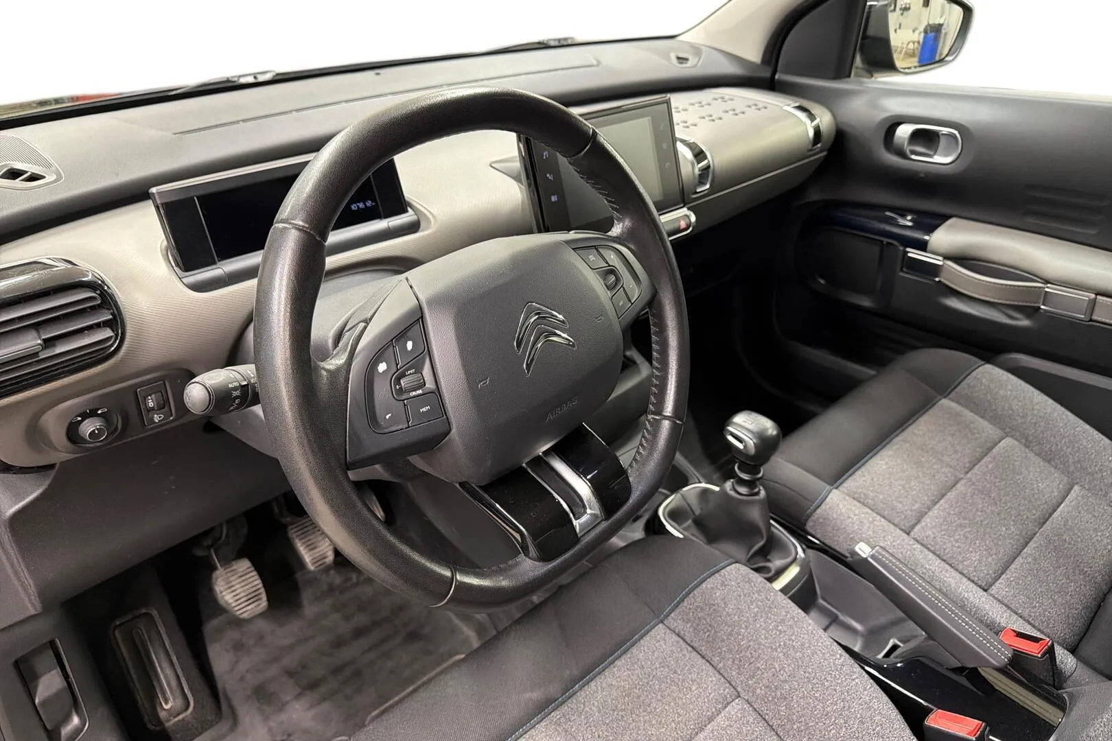Citroen C4 Cactus CLS-829 carousel image