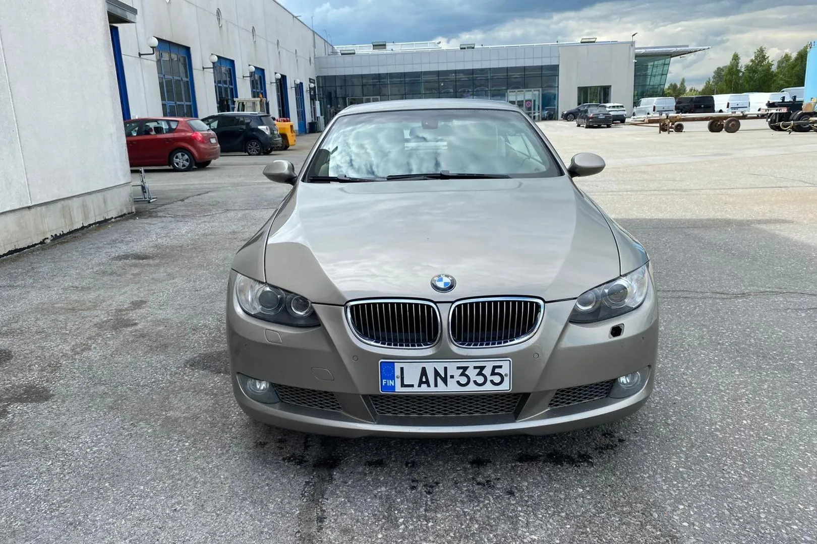 BMW 335 LAN-335 carousel image