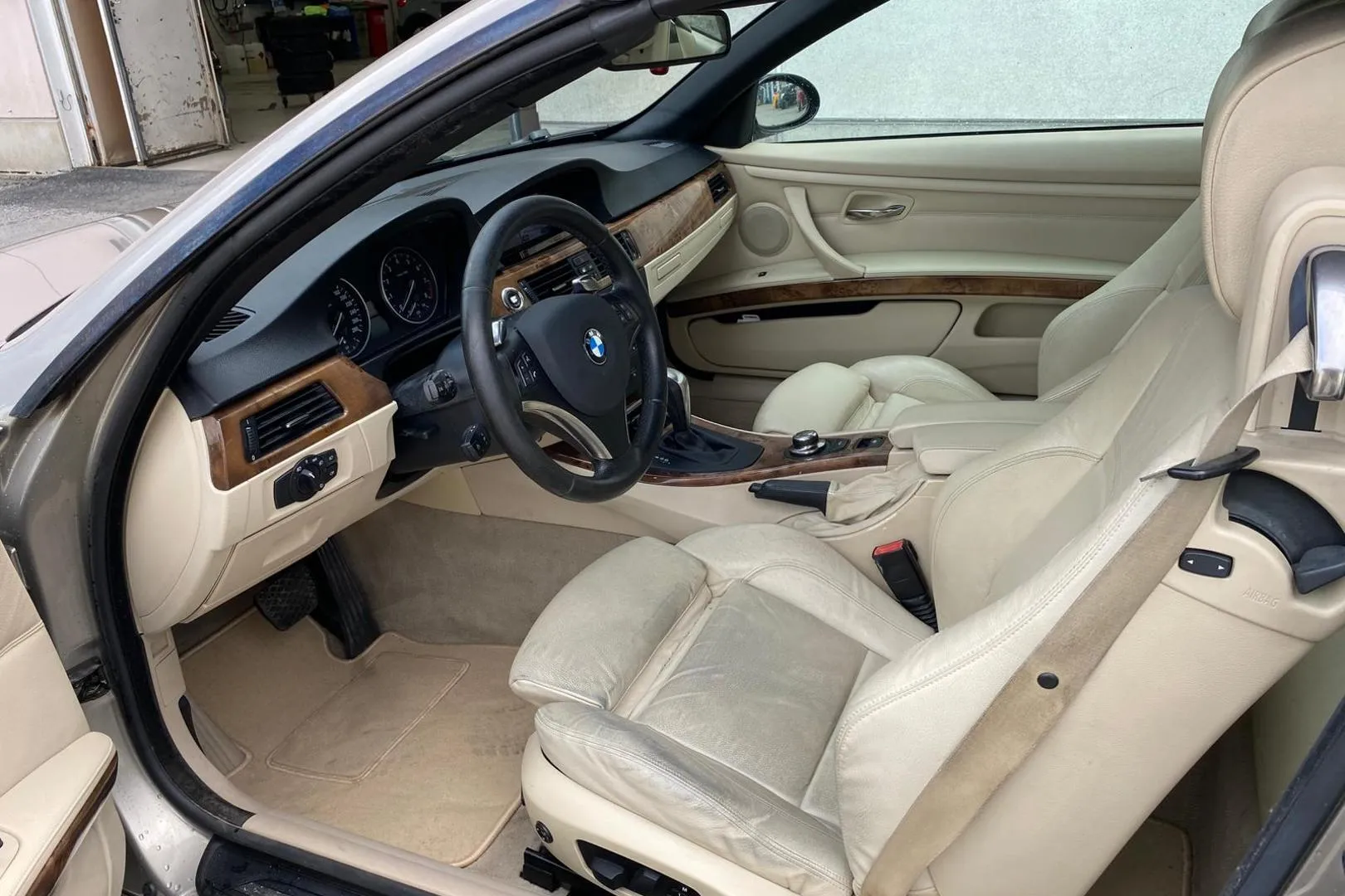 BMW 335 LAN-335 carousel image