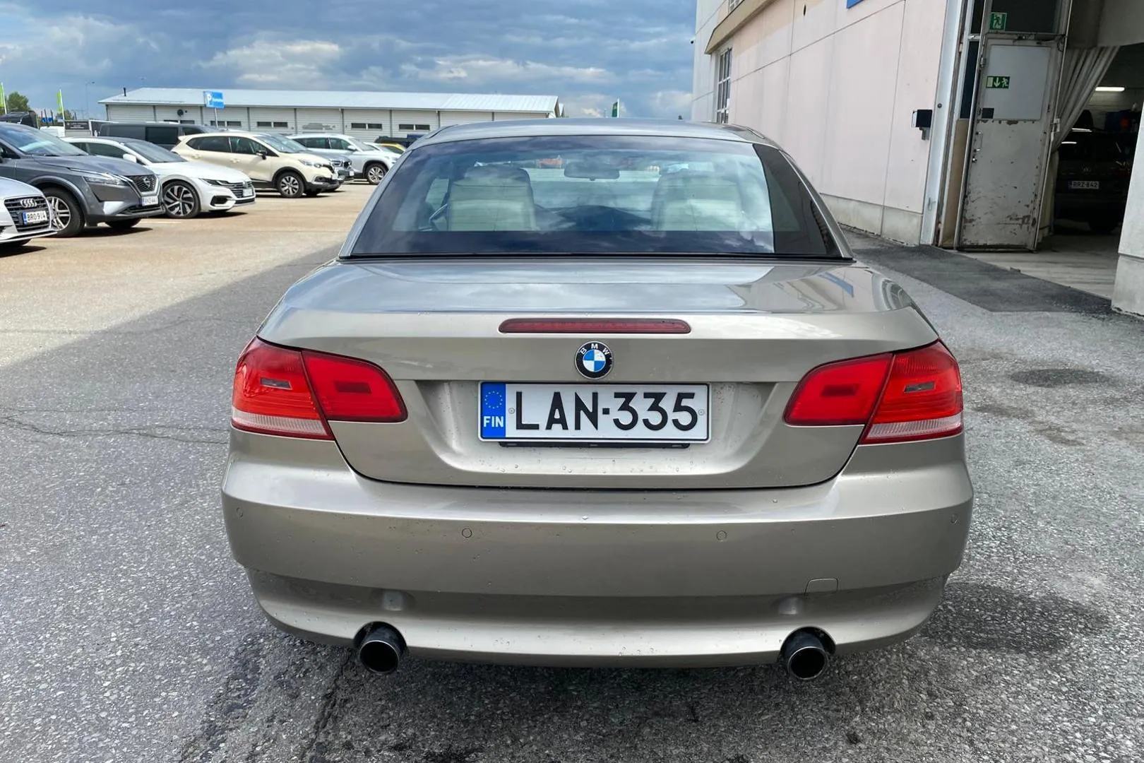 BMW 335 LAN-335 carousel image