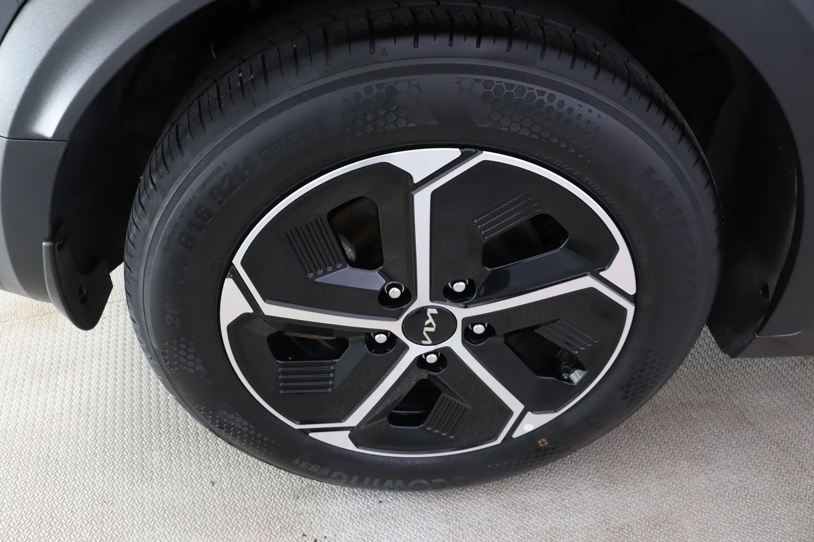 Kia Niro NNS-602 carousel image