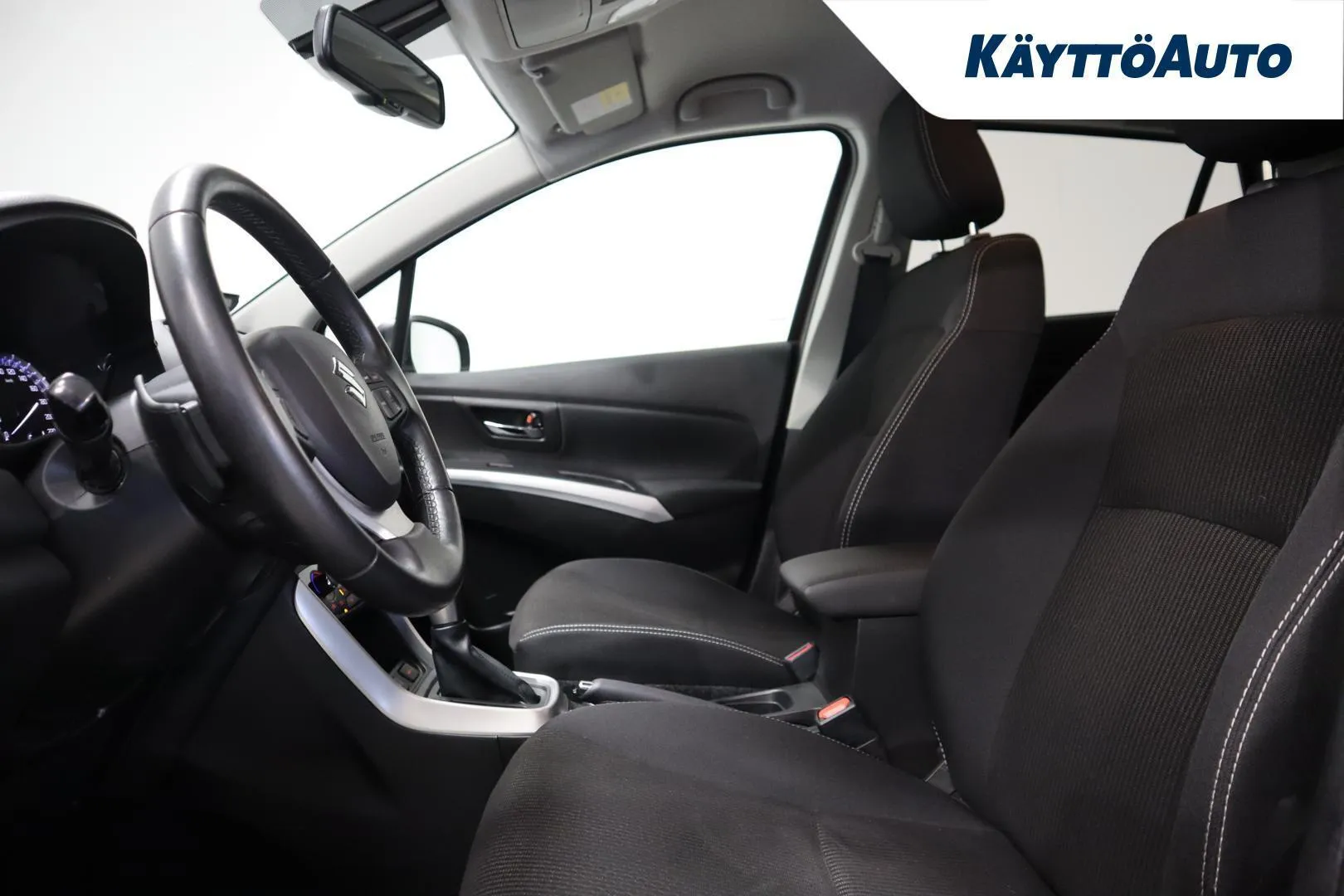 Suzuki SX4 S-Cross JKP-622 carousel image