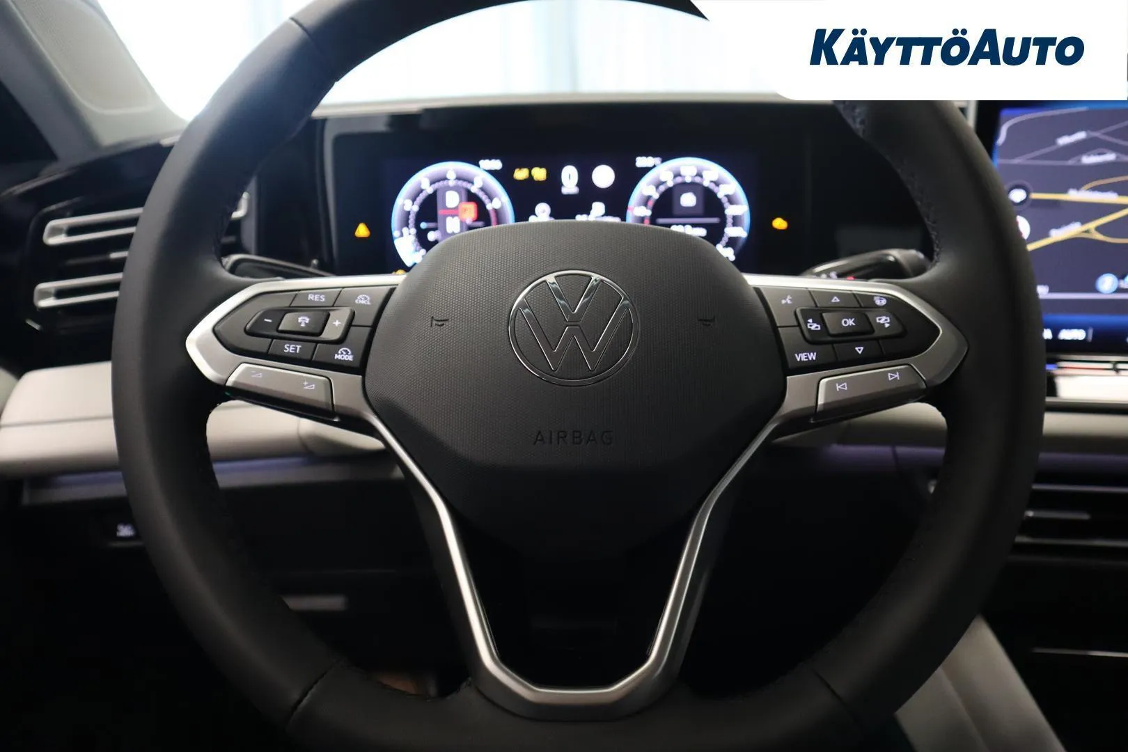 Volkswagen Tiguan SSJ-722 carousel image