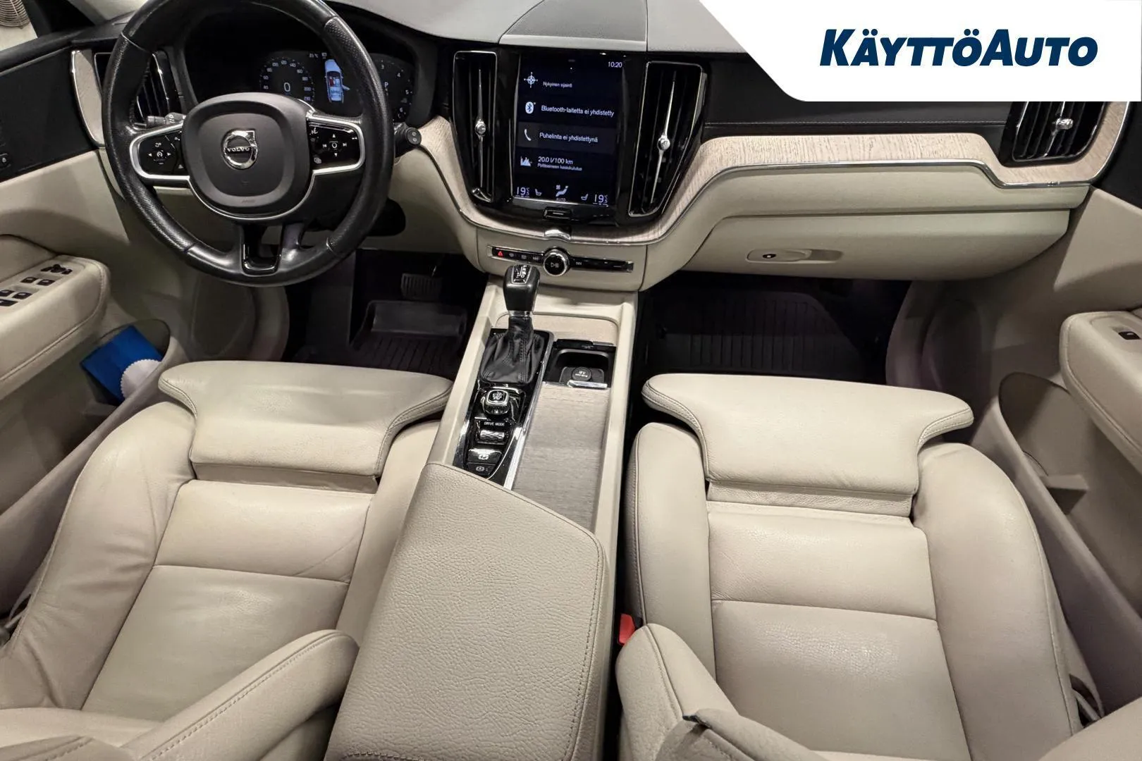 Volvo XC60 ZMH-990 carousel image