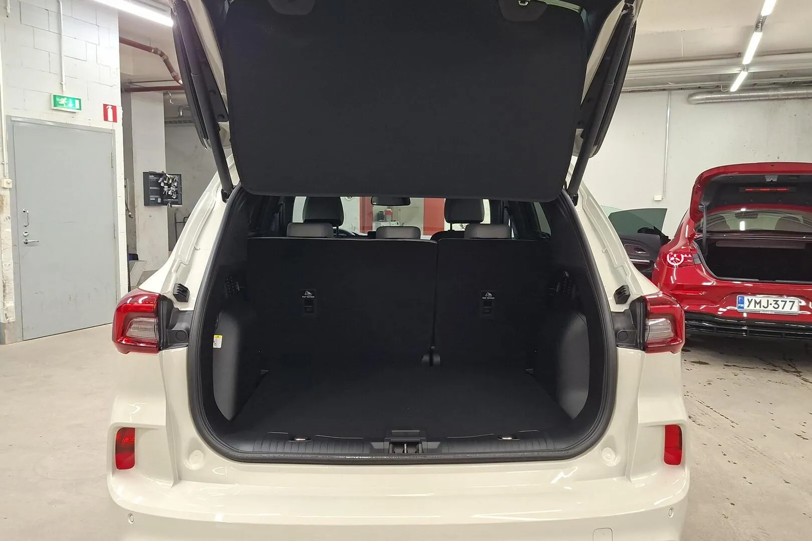 FORD KUGA FSZ-399 carousel image