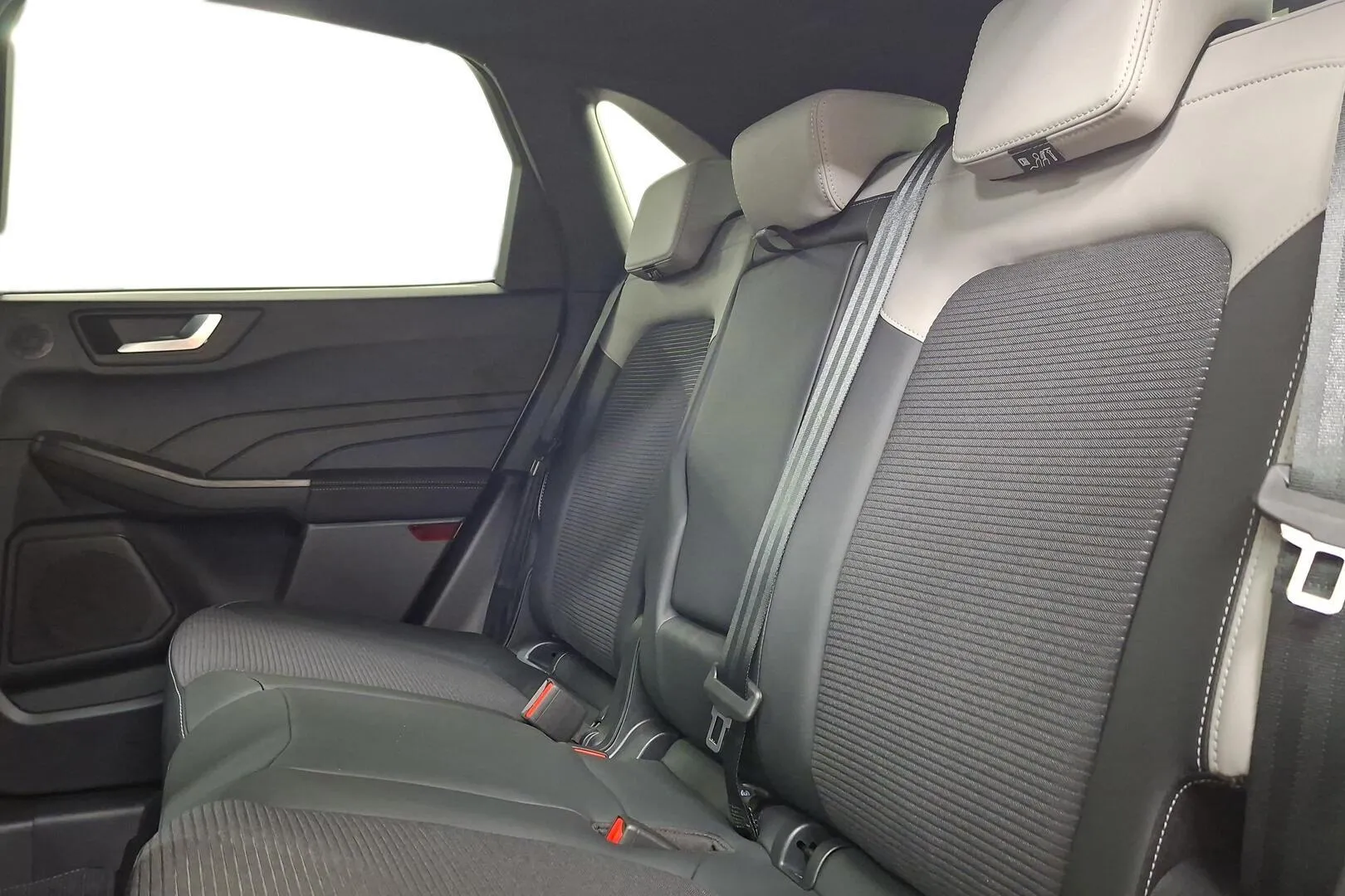 FORD KUGA FSZ-399 carousel image