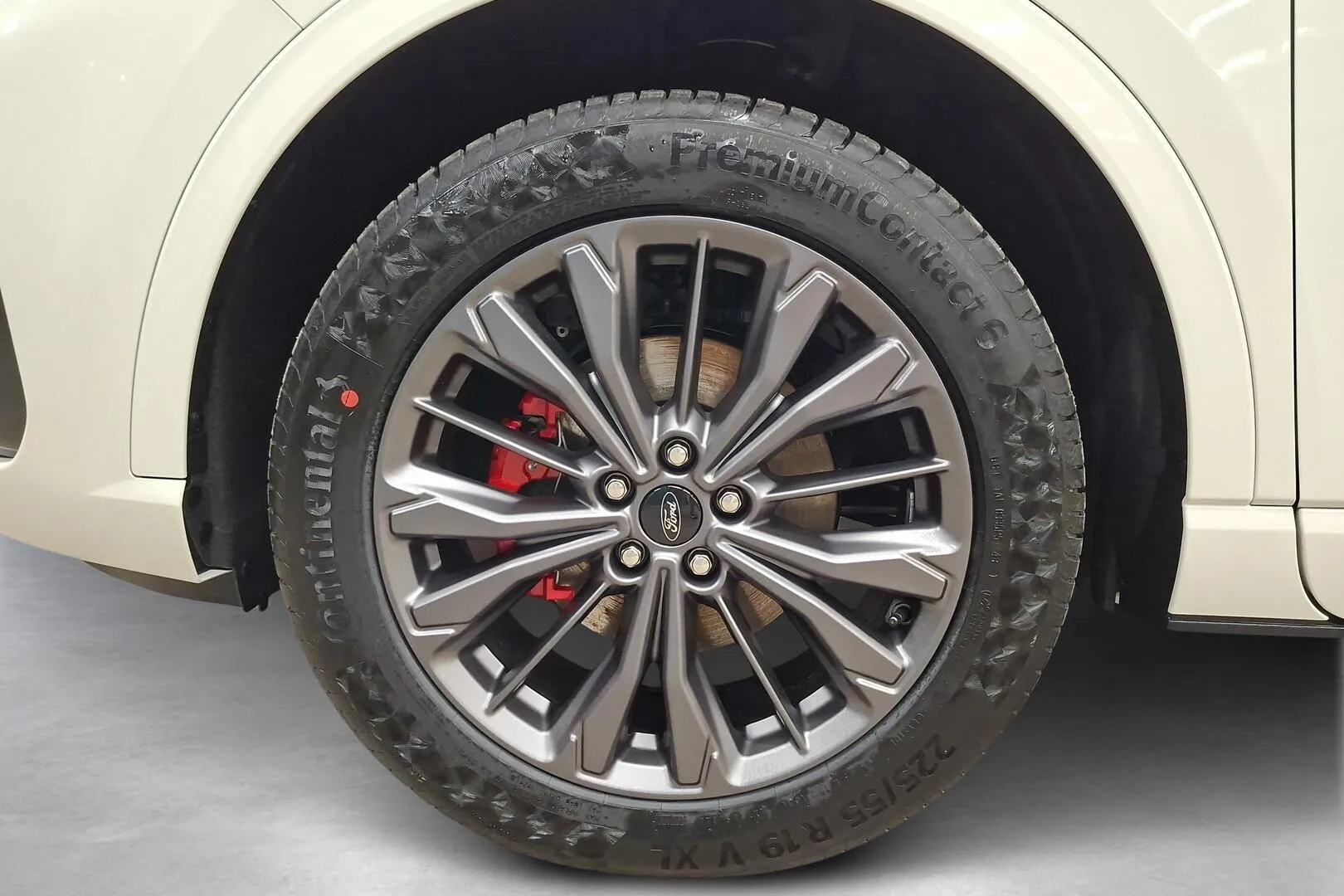 FORD KUGA FSZ-399 carousel image