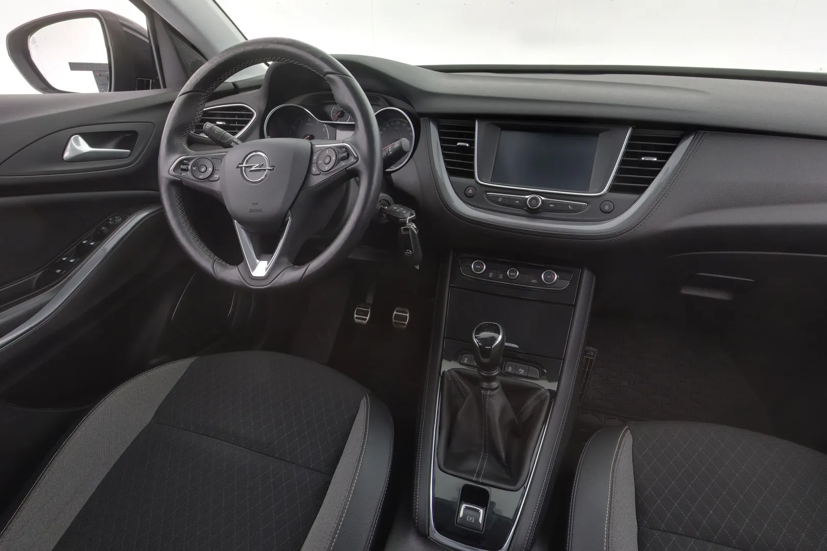 Opel Grandland X CMT-650 carousel image