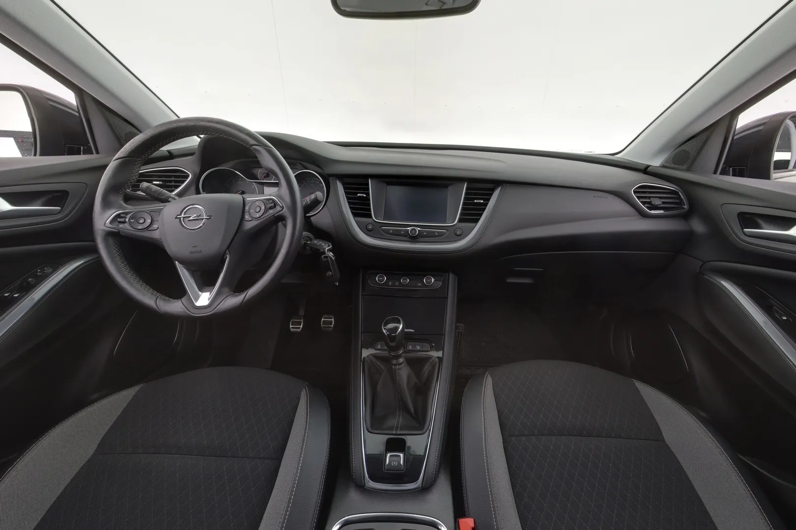 Opel Grandland X CMT-650 carousel image