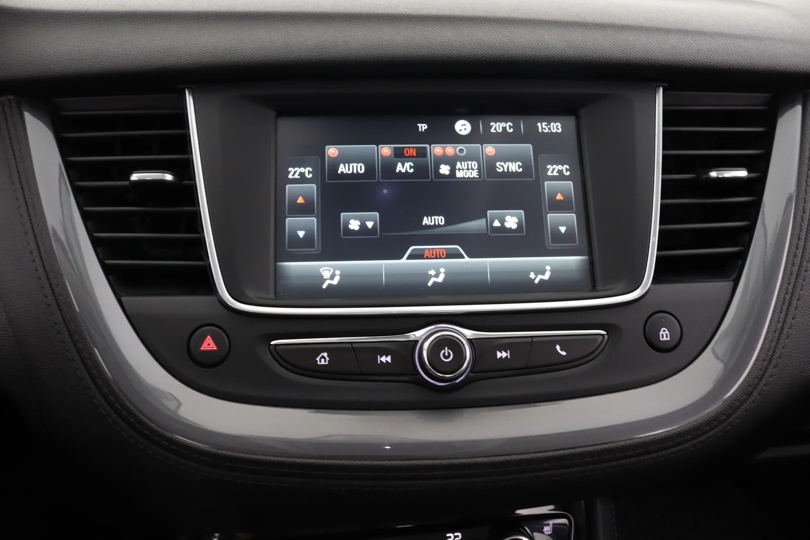 Opel Grandland X CMT-650 carousel image