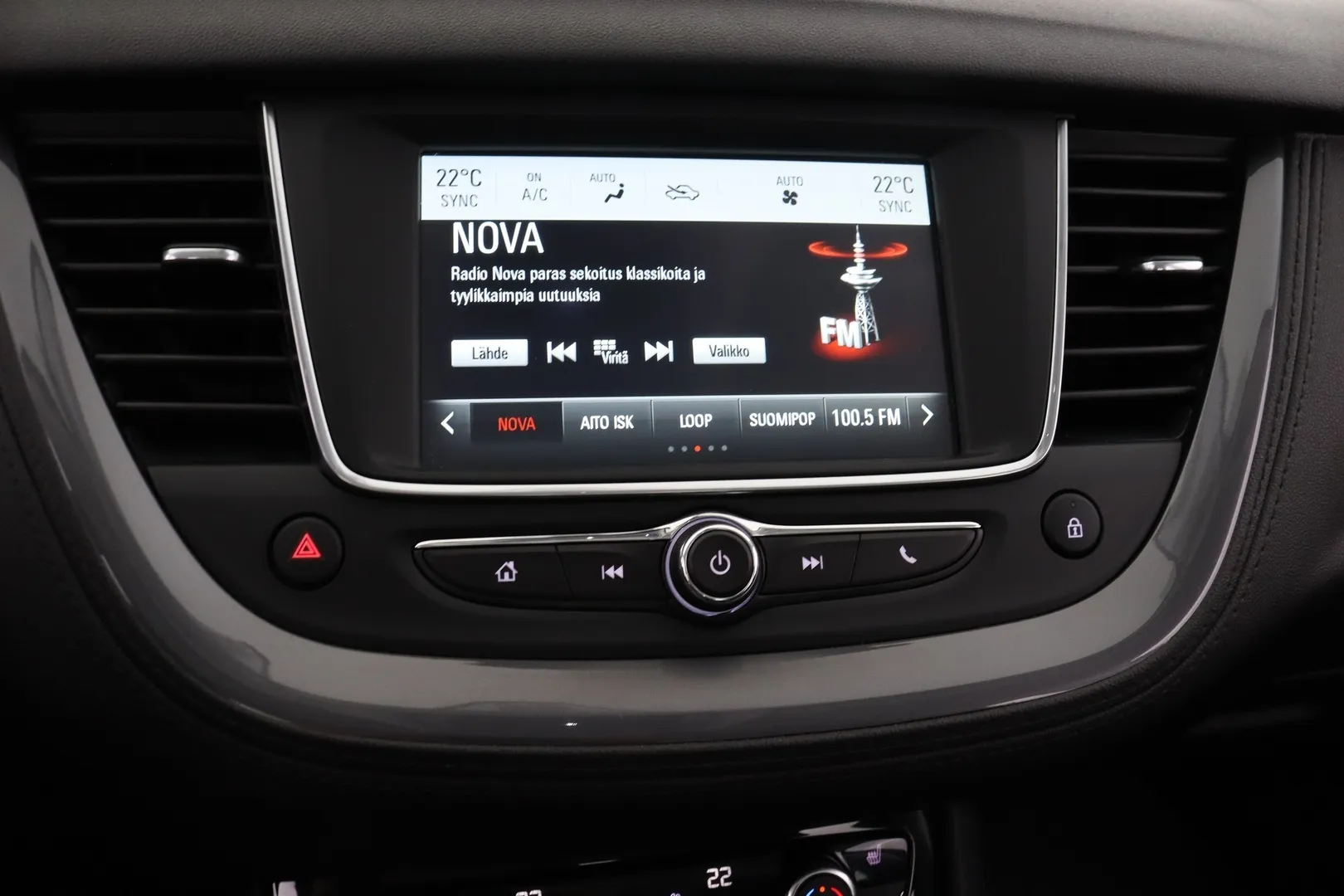Opel Grandland X CMT-650 carousel image