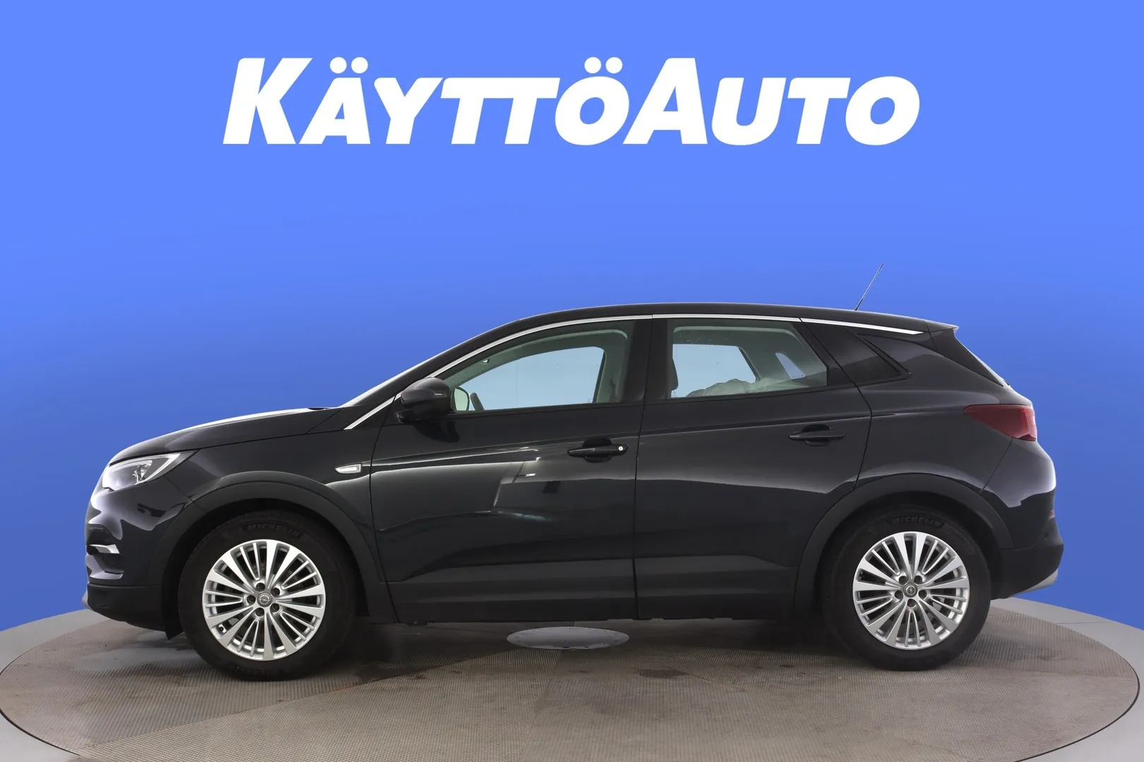 Opel Grandland X CMT-650 carousel image