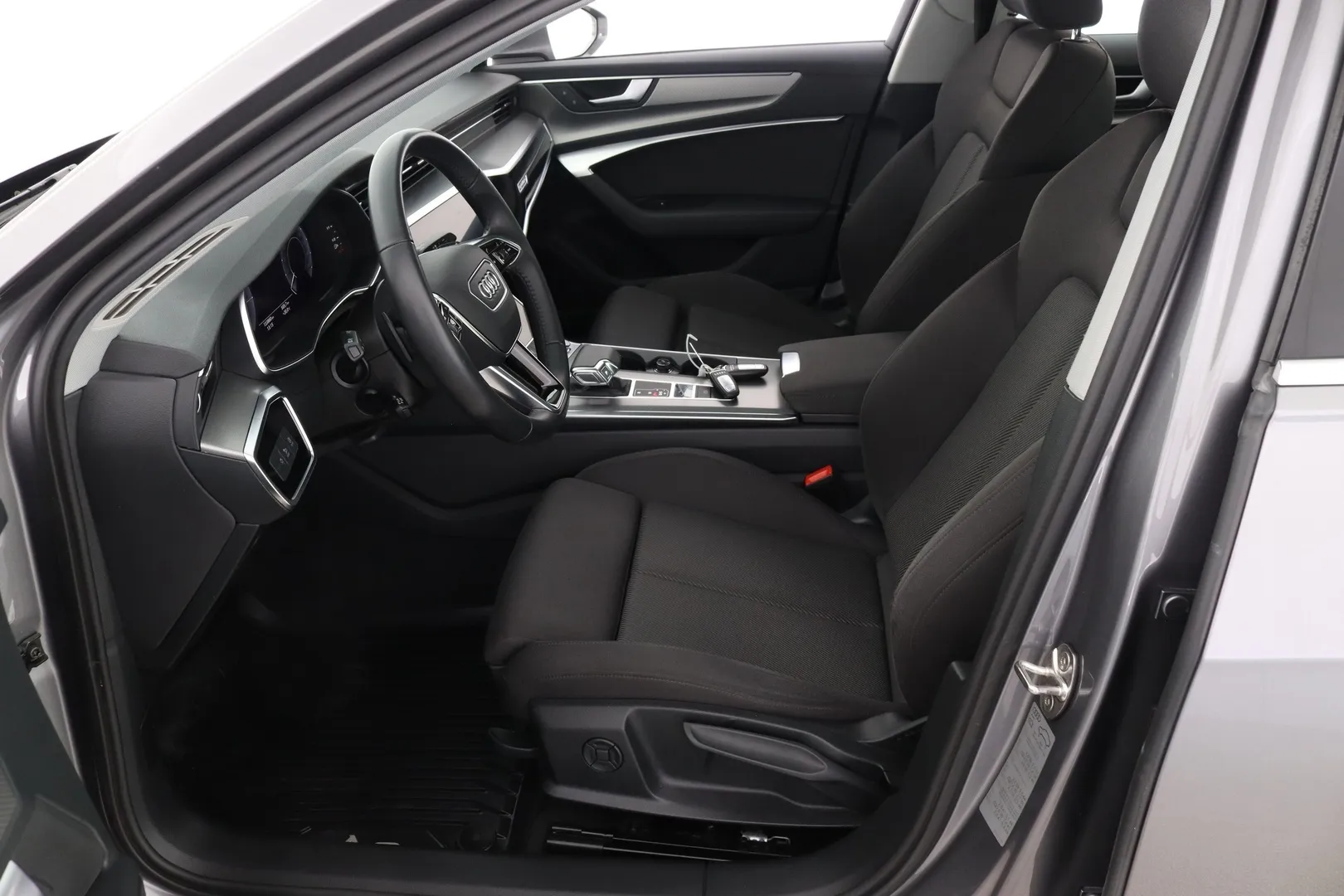 Audi A6 ZMX-296 carousel image